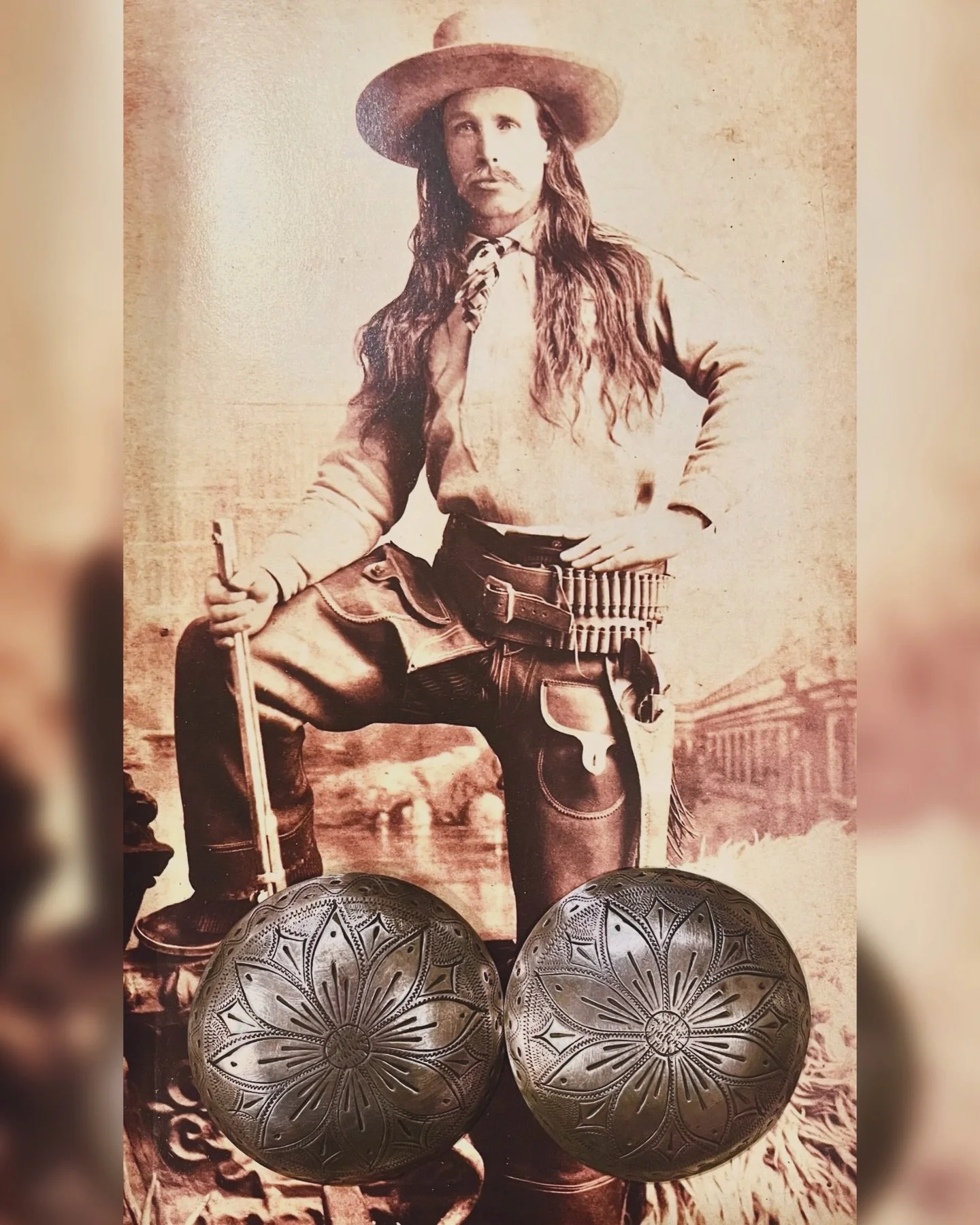 ✨ HUGE 3&rdquo; Antique Sterling Silver Western Engraved Conchos ✨
Available here: https://theoldspanishtrading.com/silver-buckles-and-conchos/xlarge-silver-conchos 

A fantastic pair of extra large, solid sterling silver engraved conchos. Marked &ld