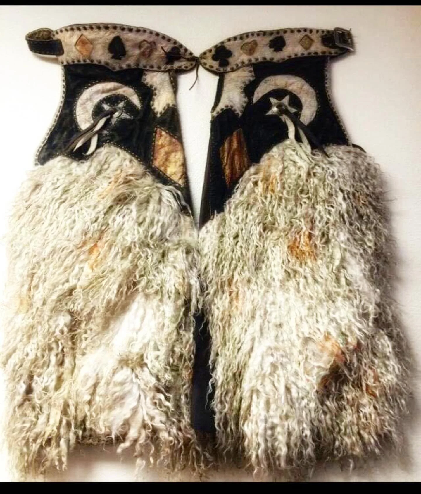 Check these woolies out! &spades;️ &hearts;️&clubs;️&diams;️
Probably one of the most unique and eclectic things I&rsquo;ve been lucky enough to own over the years&hellip;A set of original antique, card suit angora Woolies most likely bunkhouse made.