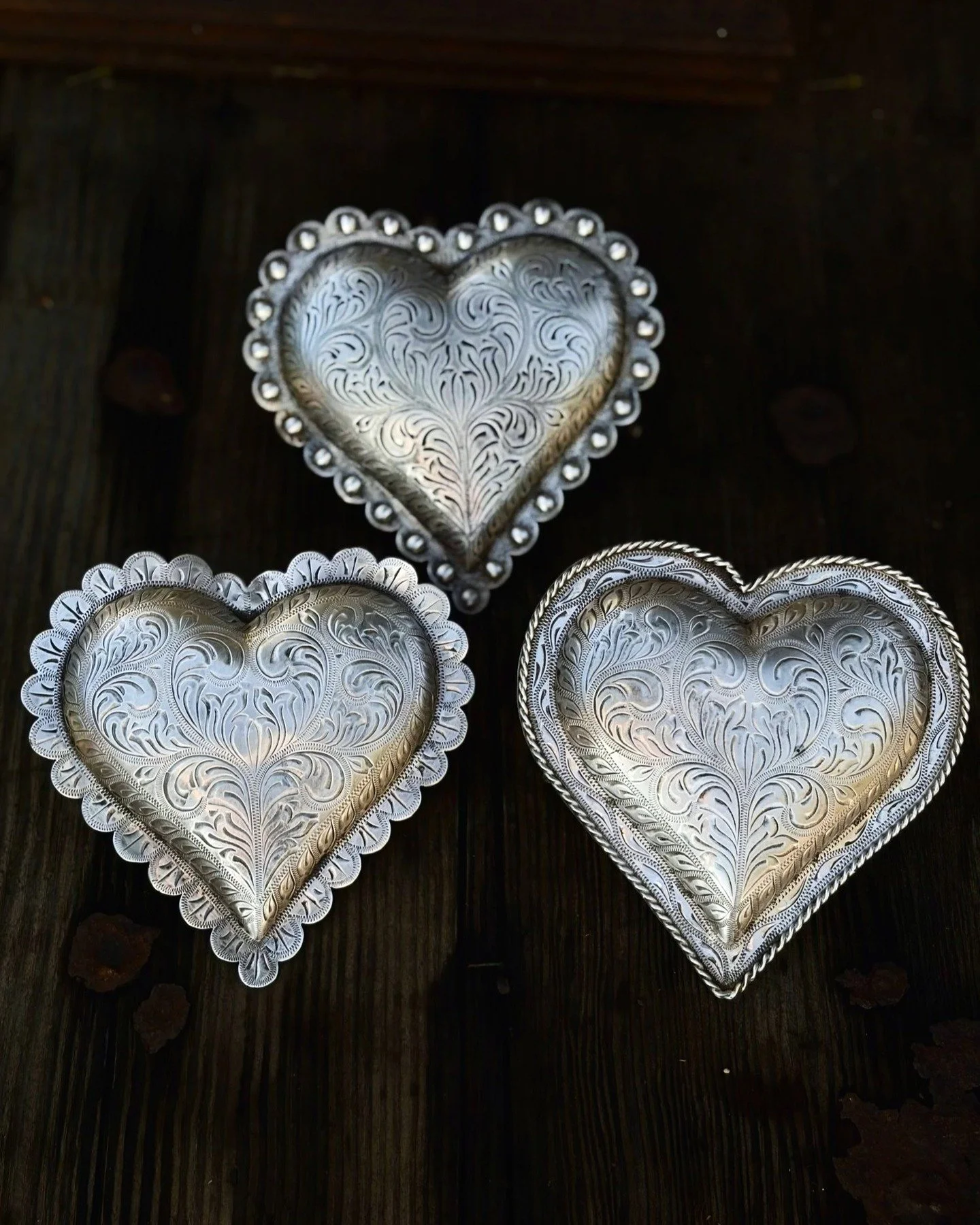 ❤️ Beautiful X LARGE Vintage Sterling Silver HEART conchos for a Martingale / Breastcollar ❤️
Available on my website here: https://theoldspanishtrading.com/silver-buckles-and-conchos/heart-center-concho 

The MOST exquisite floral engraved 4&rdquo; 