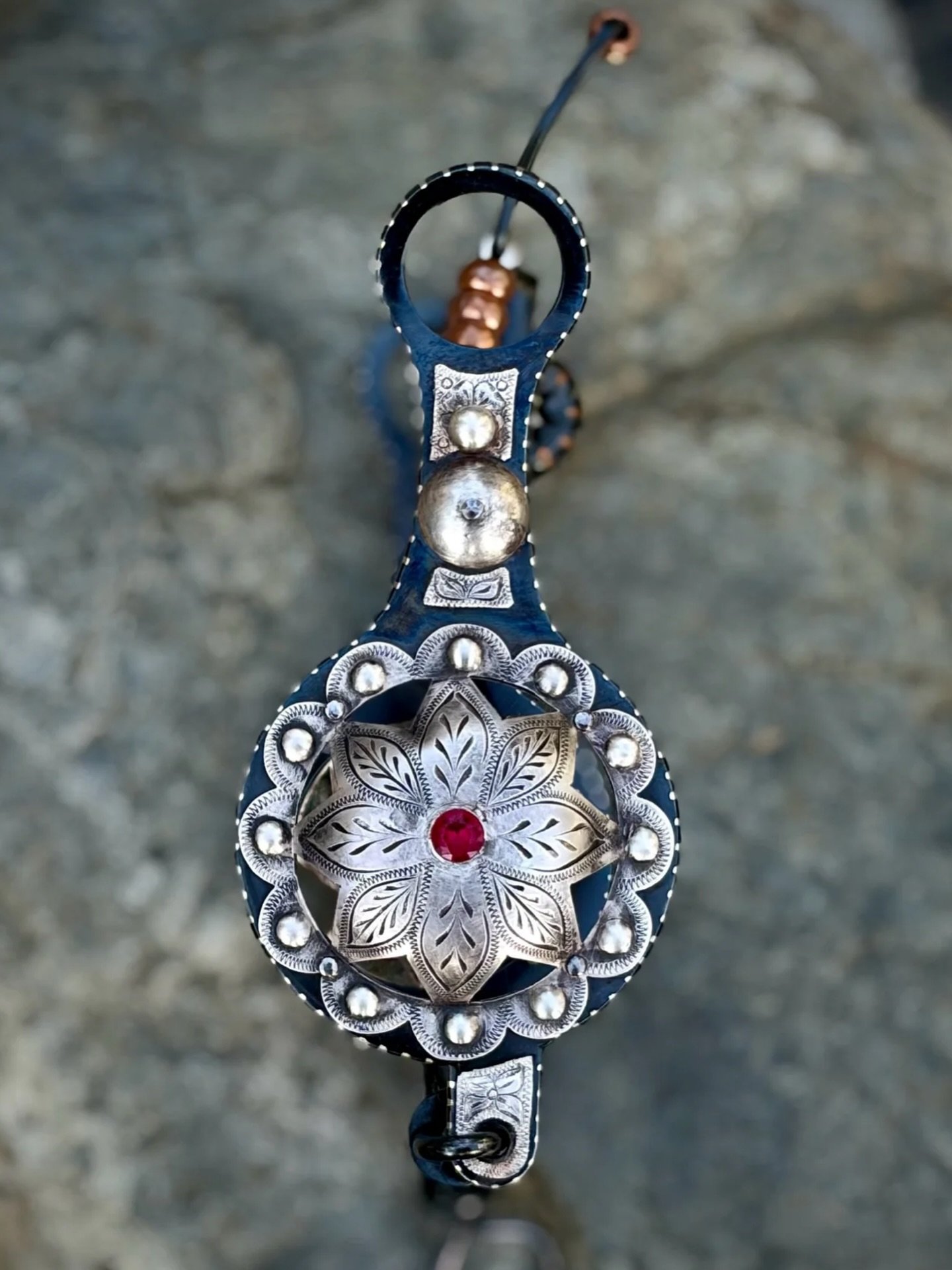 ✨IN STOCK Old Fashioned Globe bit with sterling punched flowers and ruby stones, and traditional spade mouthpiece✨
Available for purchase here: https://theoldspanishtrading.com/bits/globe-spade

A modern example of an old style globe or grazer bit. T
