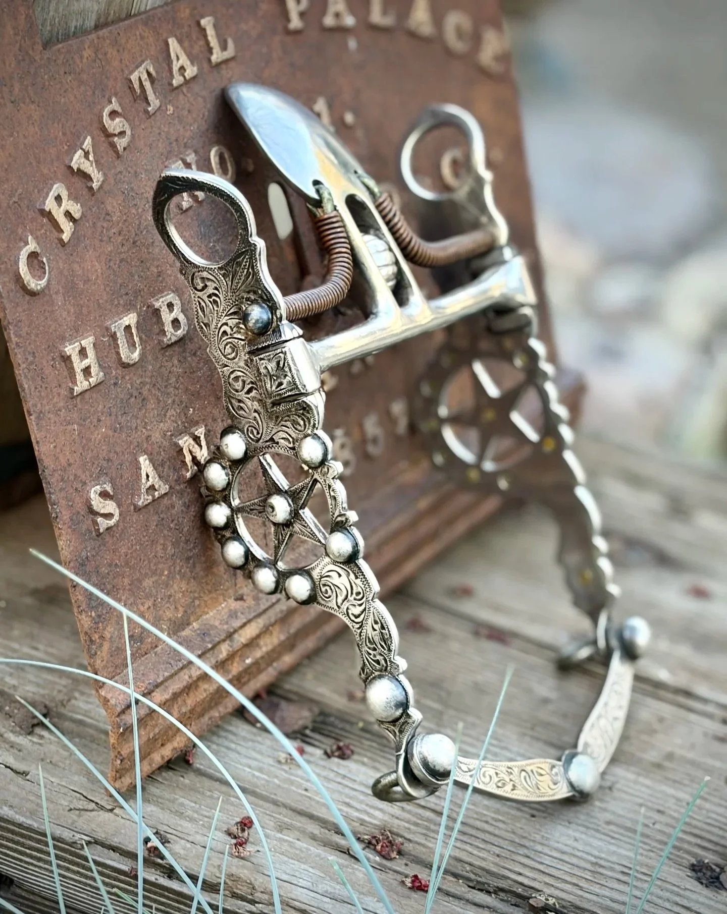 Vintage Elko Star Silver Overlaid Les Garcia Spade Bit MINT!!
Available for purchase here: https://theoldspanishtrading.com/bits/vintage-eko-star-silver-overlaid-les-garcia-spade-bit 

Les Garcia Elko star cheek bit with full sterling silver overlay 