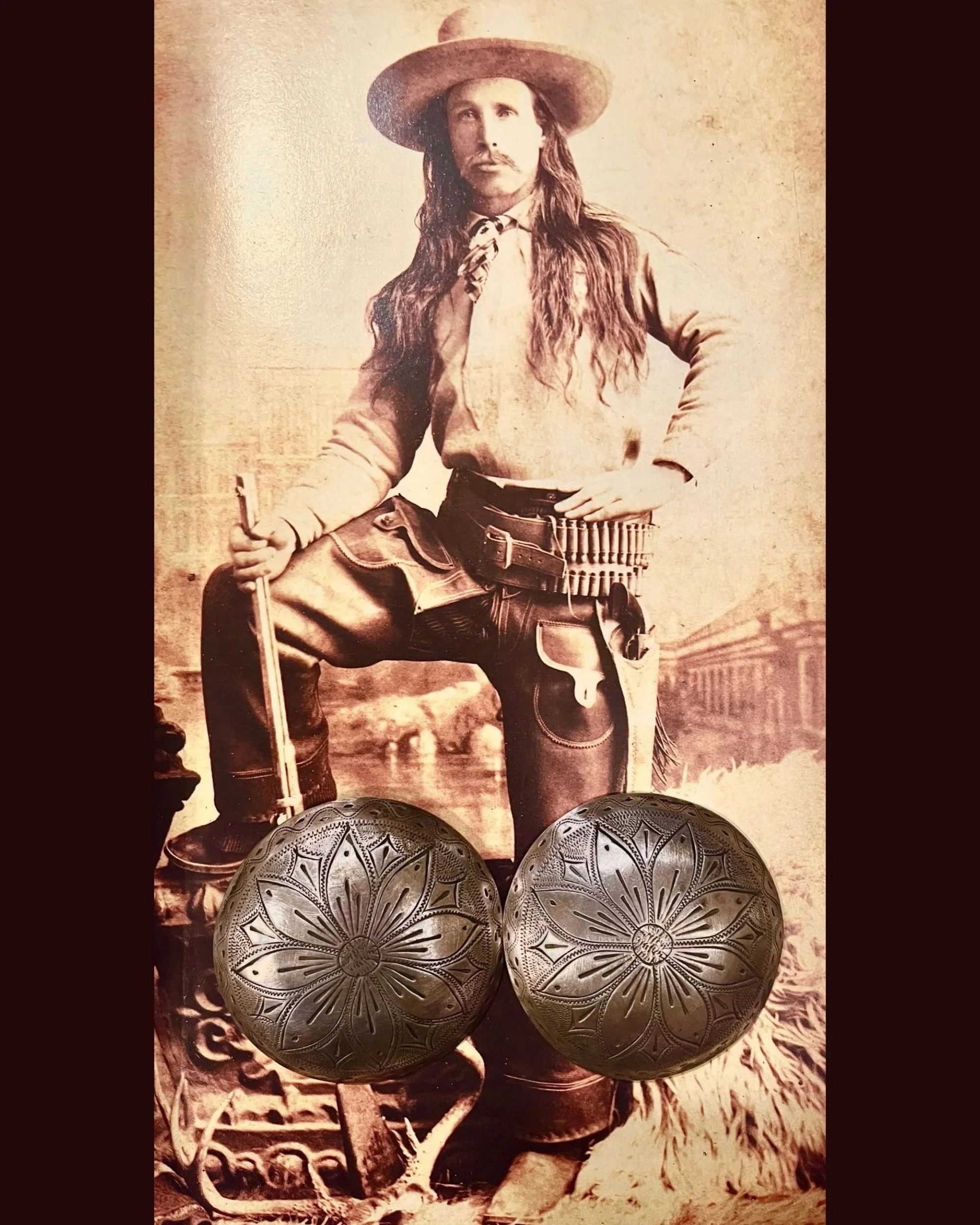✨ HUGE 3&rdquo; Antique Sterling Silver Western Engraved Conchos ✨
Available here: https://theoldspanishtrading.com/silver-buckles-and-conchos/xlarge-silver-conchos 

A fantastic pair of extra large, solid sterling silver engraved conchos. Marked &ld
