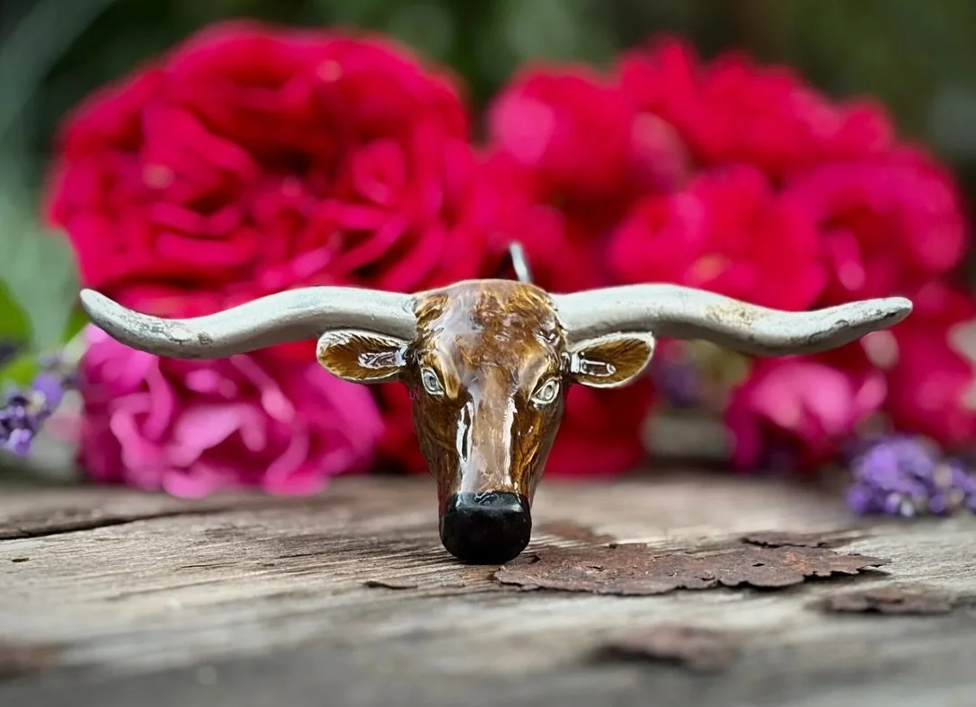 ✨ 1940s Texas Longhorn steer buckle ✨
Available here: https://theoldspanishtrading.com/silver-buckles-and-conchos/ihmf4n1ob1ba22m7rmskxw8bh4uav7 

Beautiful Texas Longhorn steer head buckle made circa 1940s. In perfect shape!  This is one of the neat