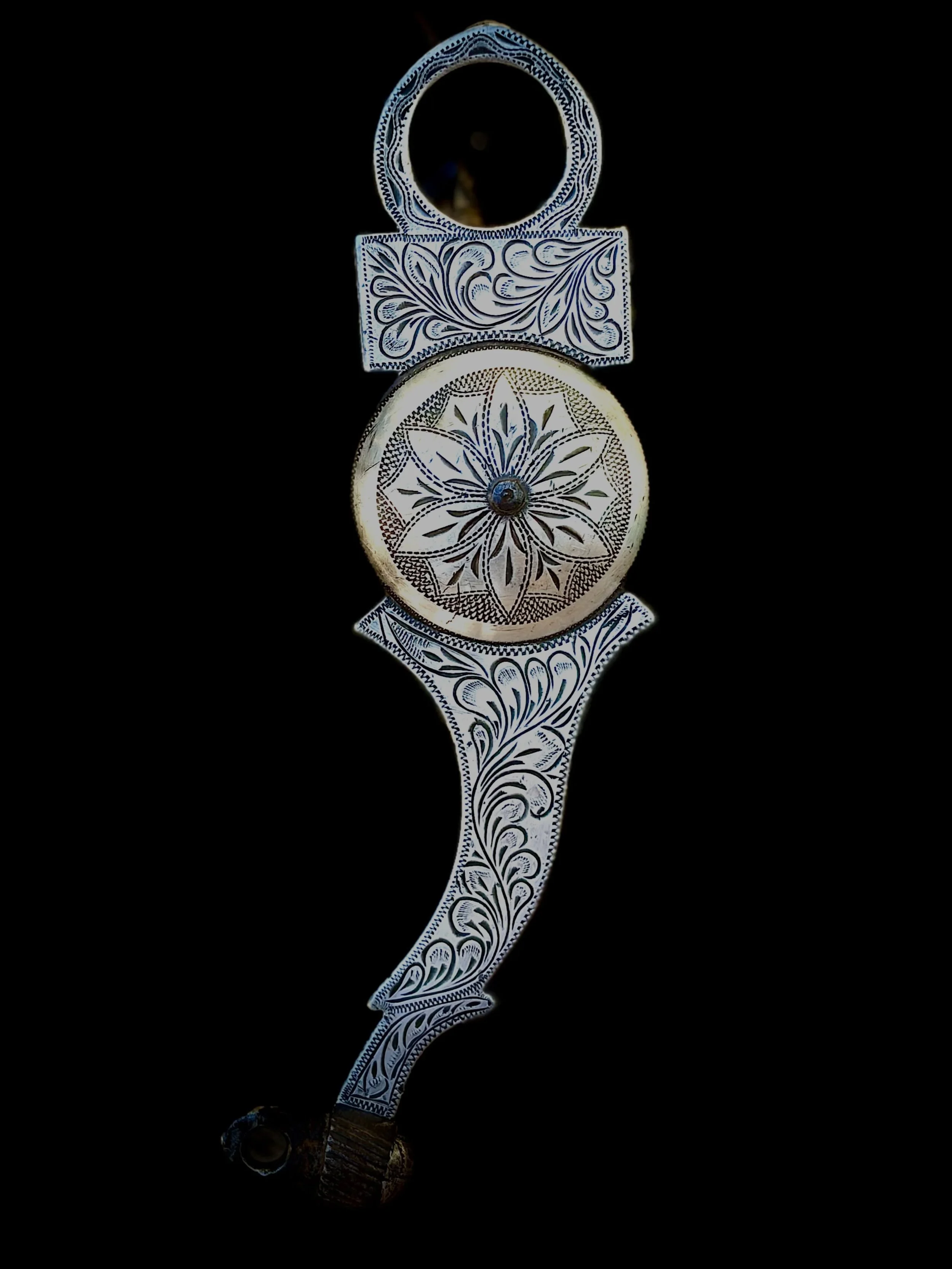 ✨ Pristine Silver spade bit by Raphael Gutierrez (1889-1958) ✨
Available for purchase here: https://theoldspanishtrading.com/bits/pristine-arizona-cheek-spade-bit-by-raphael-filo-gutierrez-1889-1958 

Here is a beautiful full sterling silver overlay 