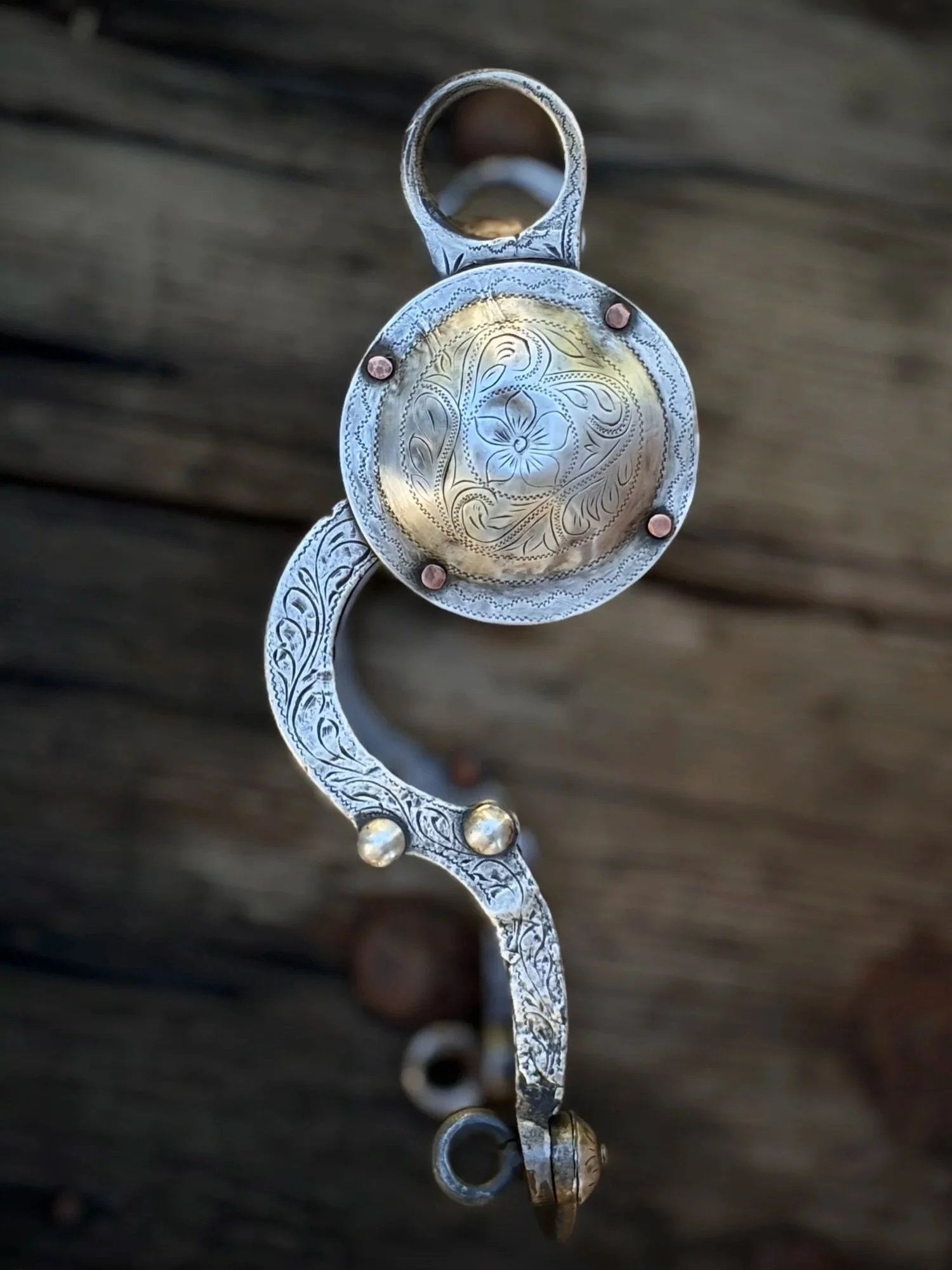 ✨ GORGEOUS silver overlaid S-shank bit attributed to GS Garcia and Adolph Biancani made circa 1918 ✨ 
Available for purchase here: https://theoldspanishtrading.com/bits/gorgeous-california-silver-bridle-bit-by-figueroa 

Antique S-shank bit attribute