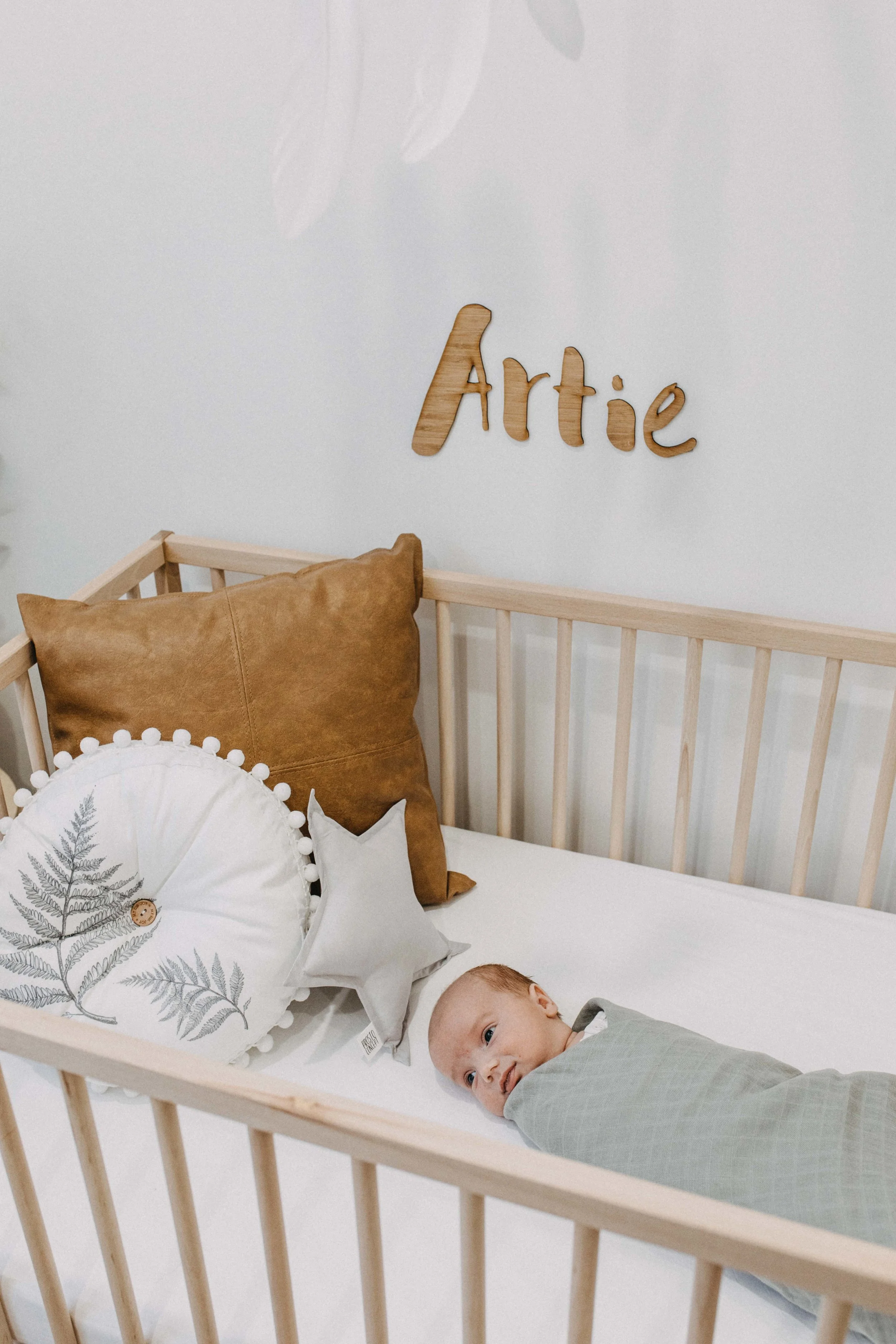 twin-newborn-photography-camden-macarthur-15.jpg