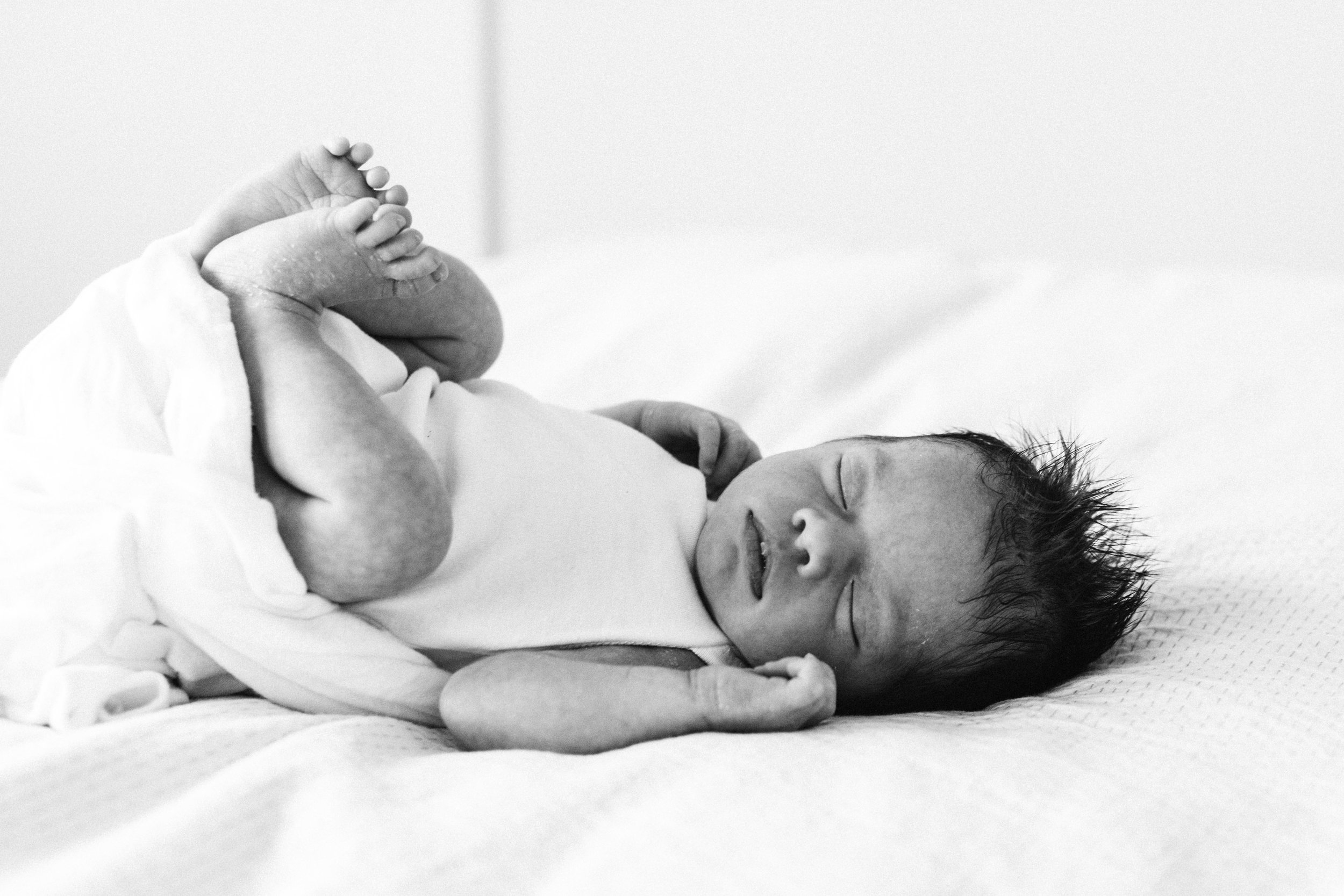 bulli-newborn-lifestyle-photography-www.emilyobrienphotography.net-35.jpg