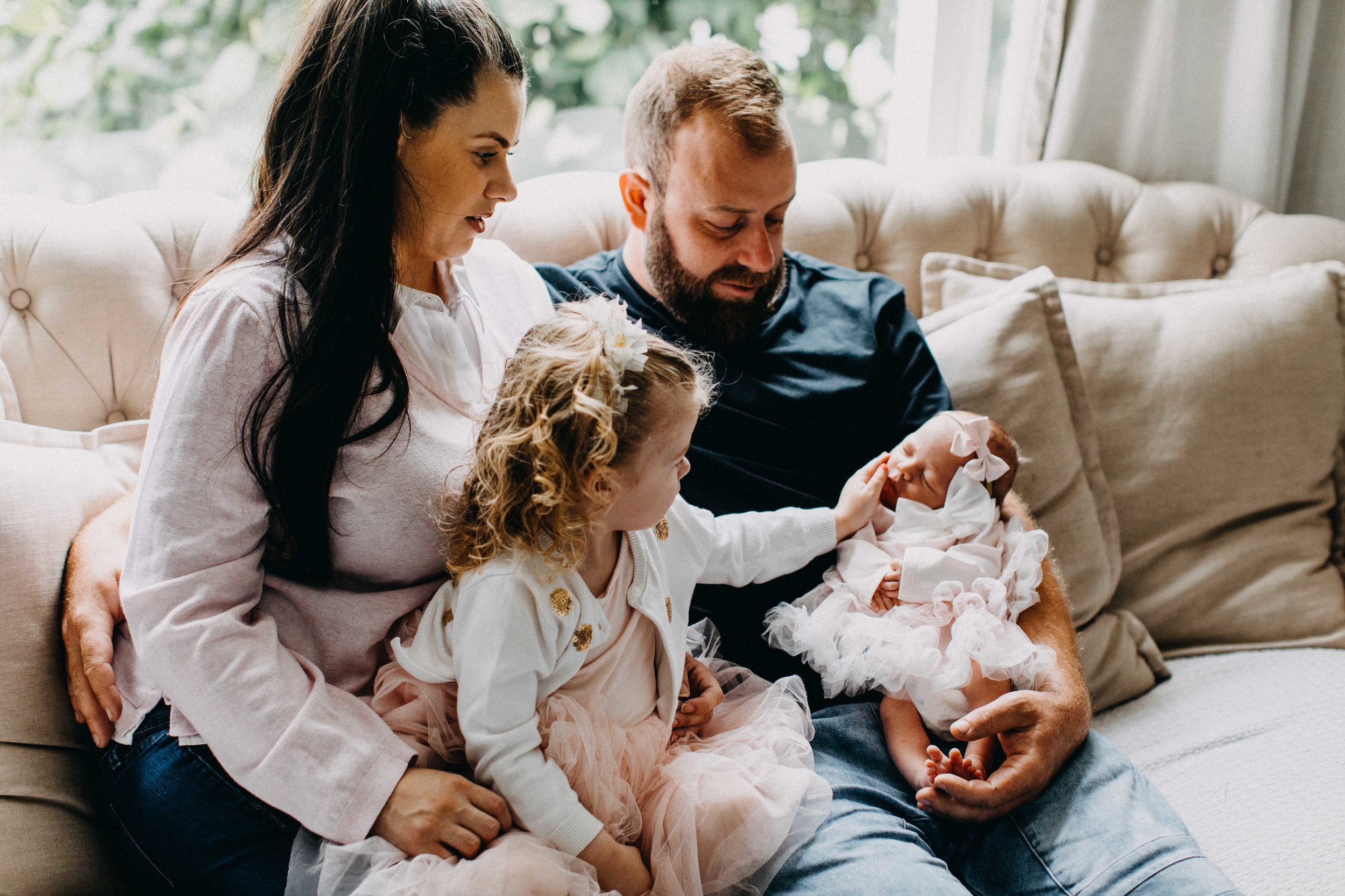 camden-spring-farm-newborn-lifestyle-www.emilyobrienphotography.net-7.jpg