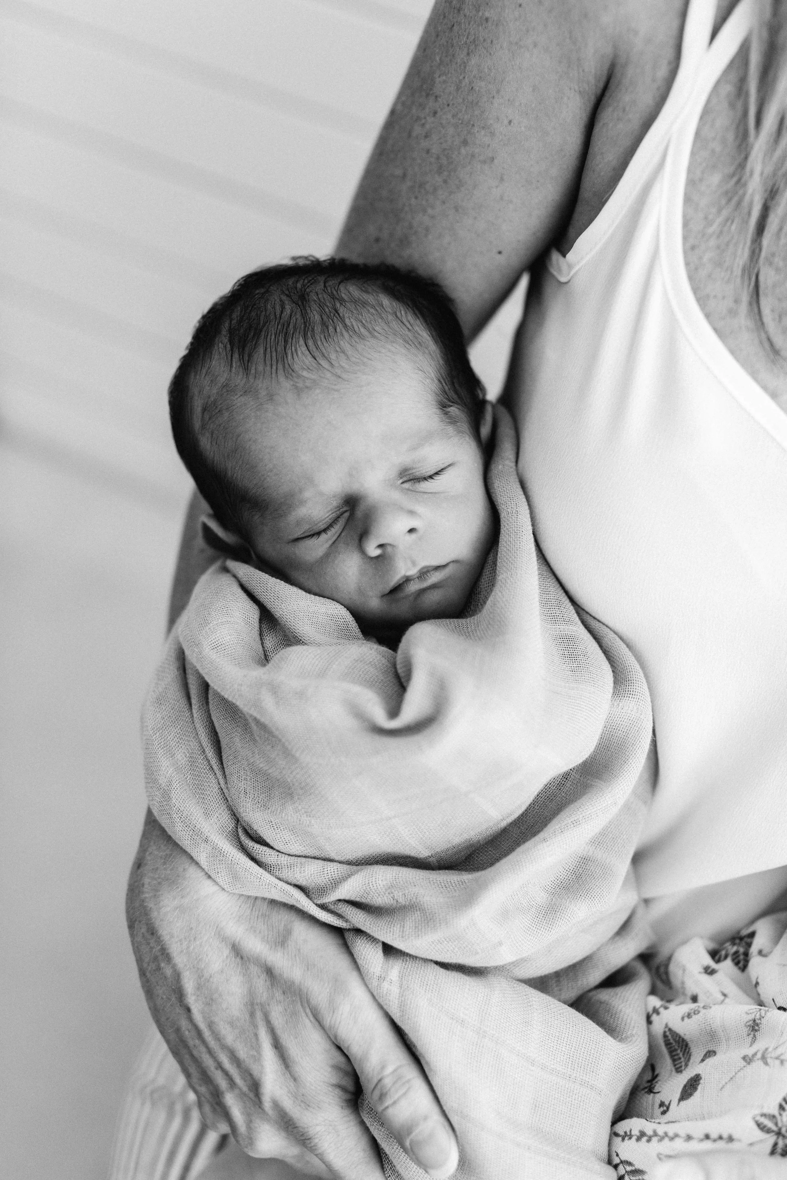 cobbityy-camden-newborn-twin-phootgraphy-violet-brodie-7.jpg