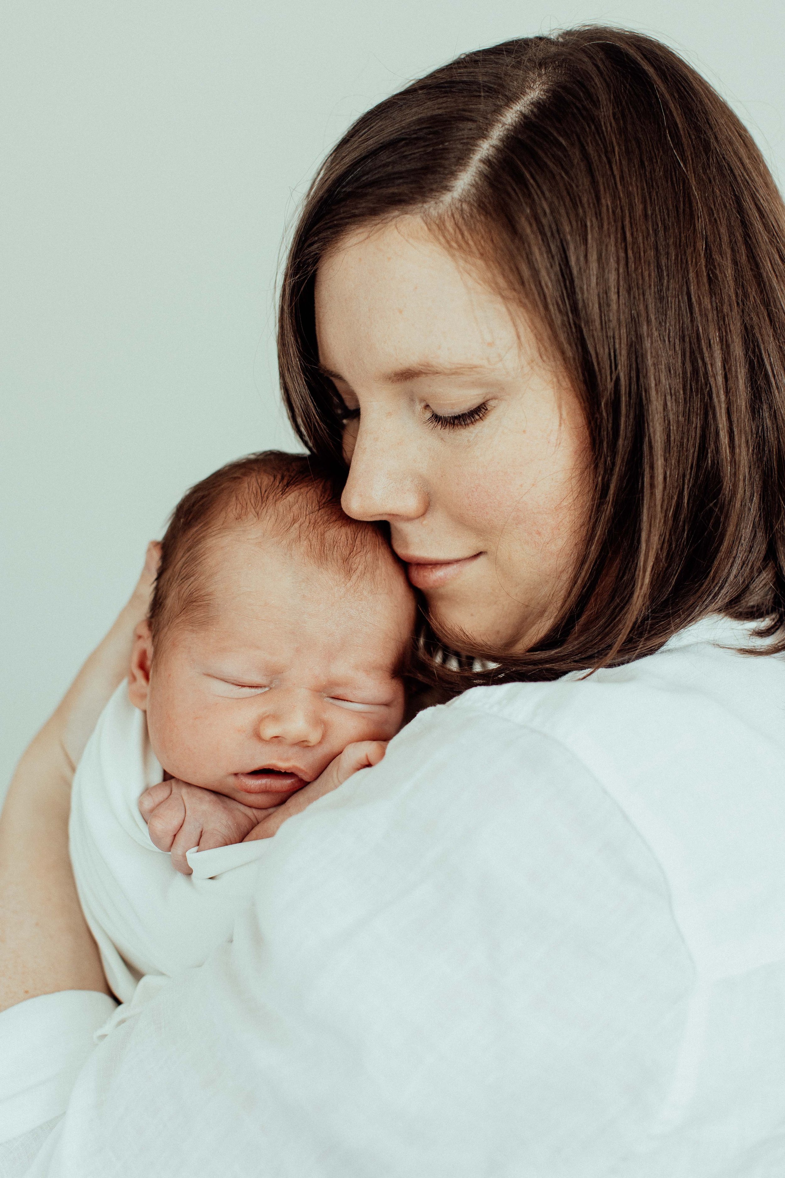 henry-newborn-inhome-family-lifestyle-wollondilly-camden-macarthur-sydney-photography-www.emilyobrienphotography.net-11.jpg