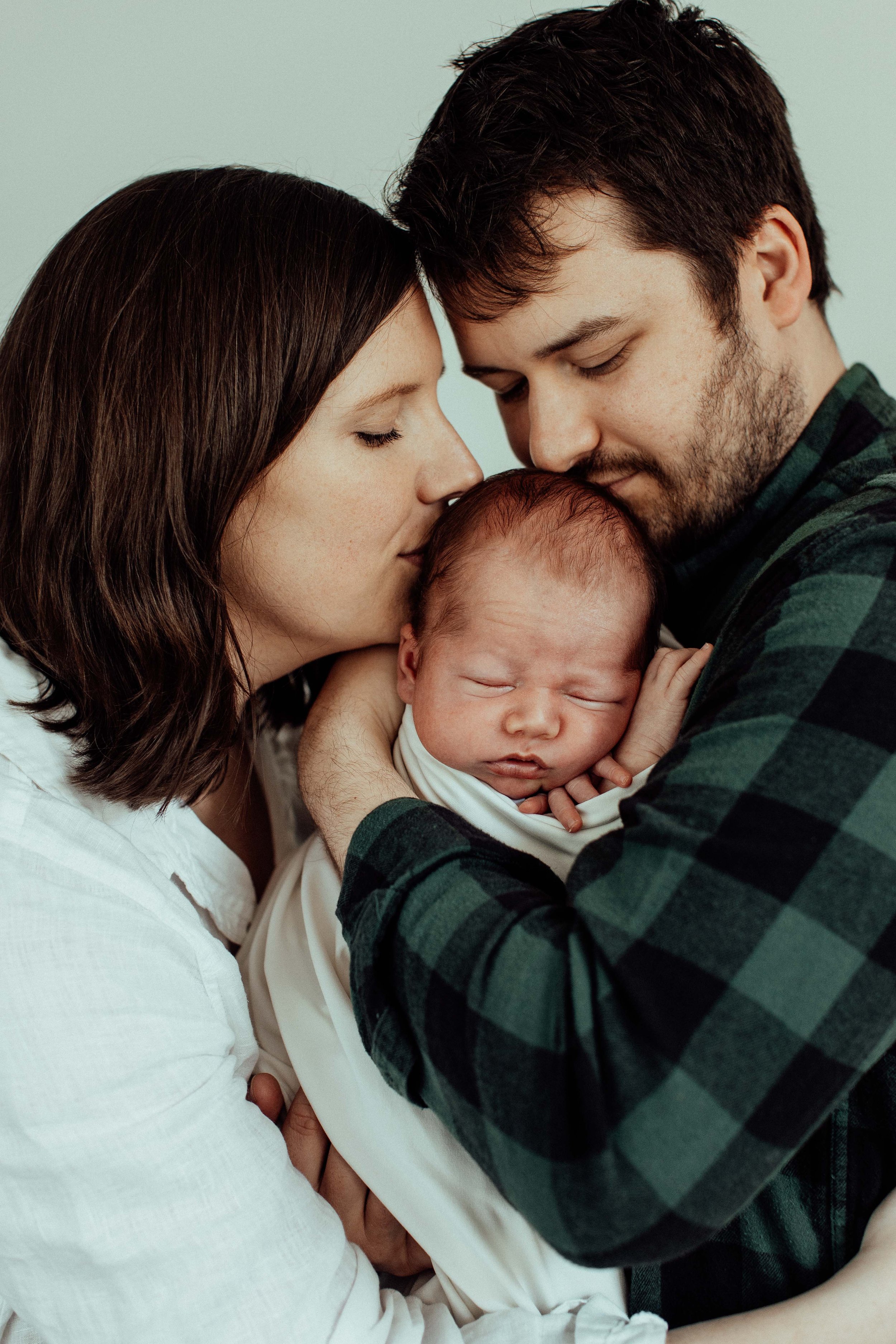 henry-newborn-inhome-family-lifestyle-wollondilly-camden-macarthur-sydney-photography-www.emilyobrienphotography.net-21.jpg