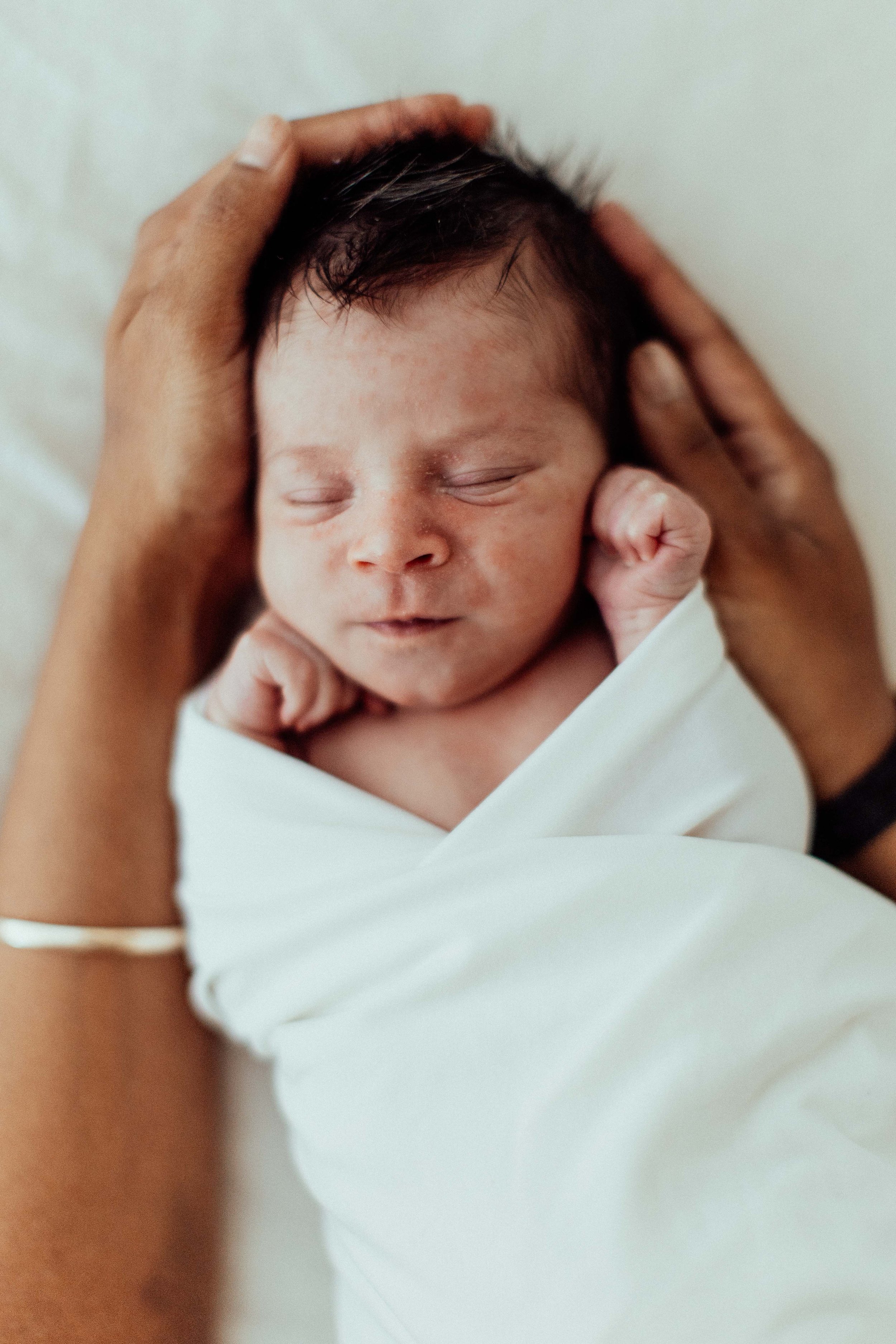 camden-newborn-photography-natural-light-lifestyle-leo-newborn-28.jpg