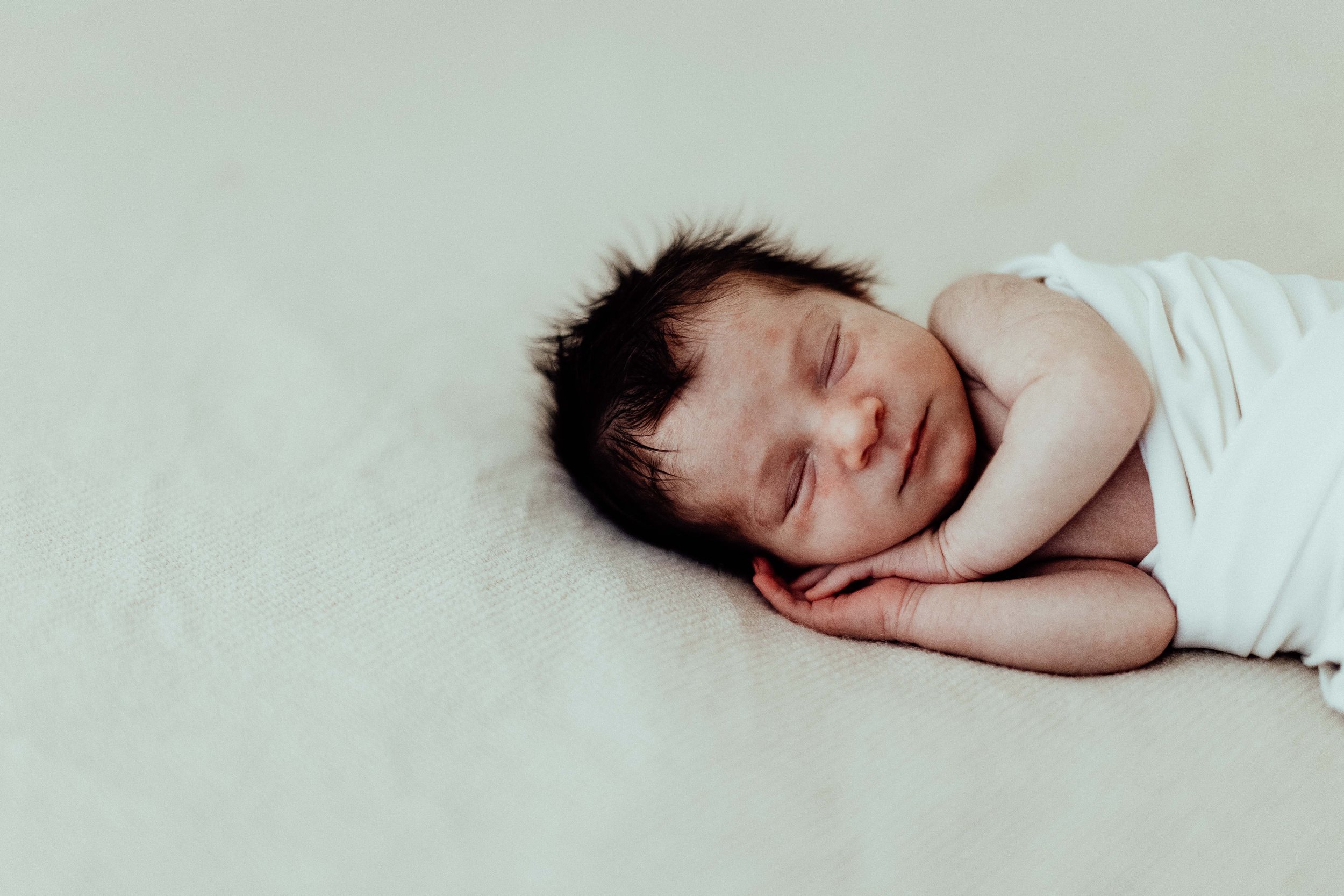 camden-newborn-photography-natural-light-lifestyle-leo-newborn-41.jpg