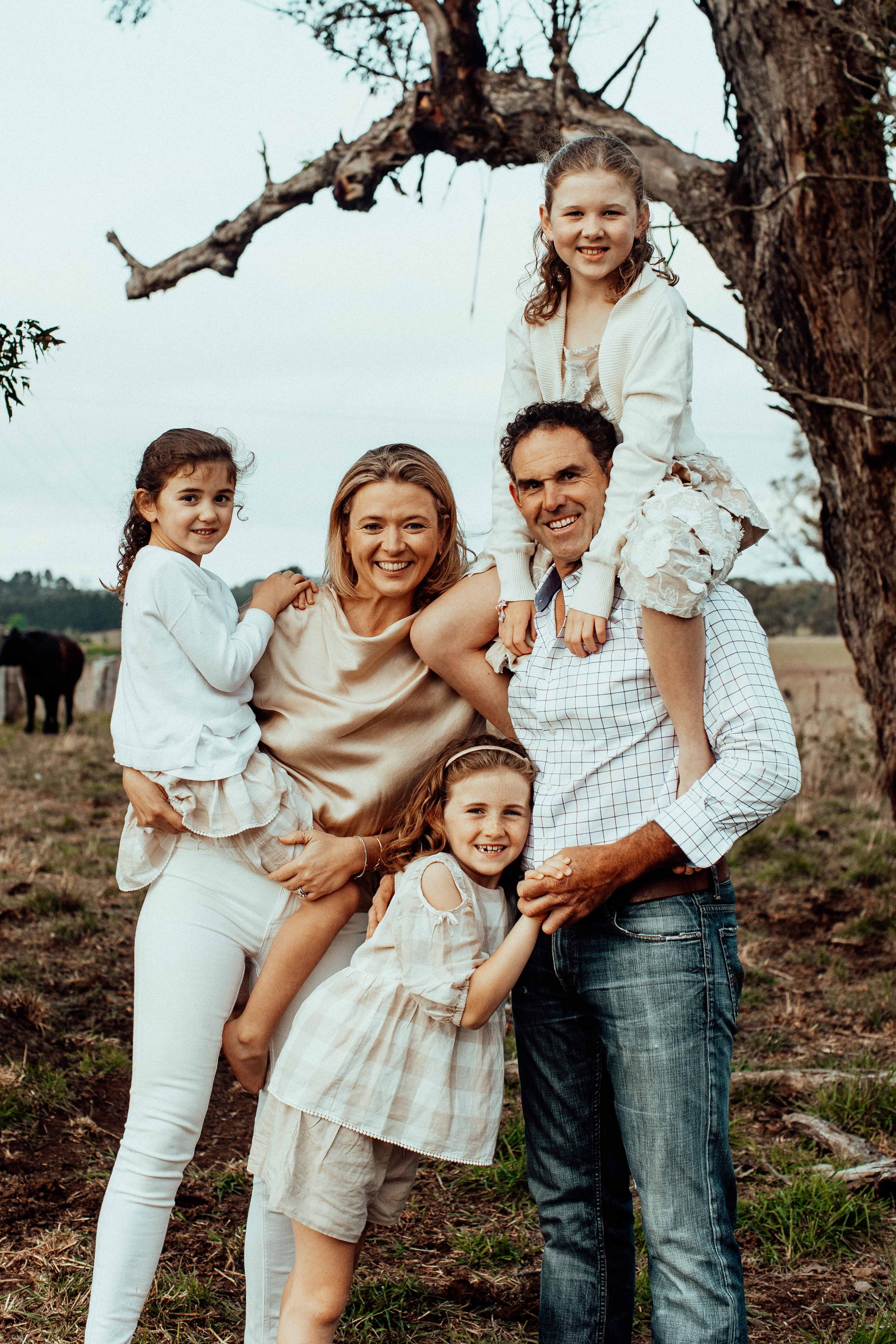 exeter-family-session-southern-highlands-family-photgraphy-carroll-family-farm-28.jpg