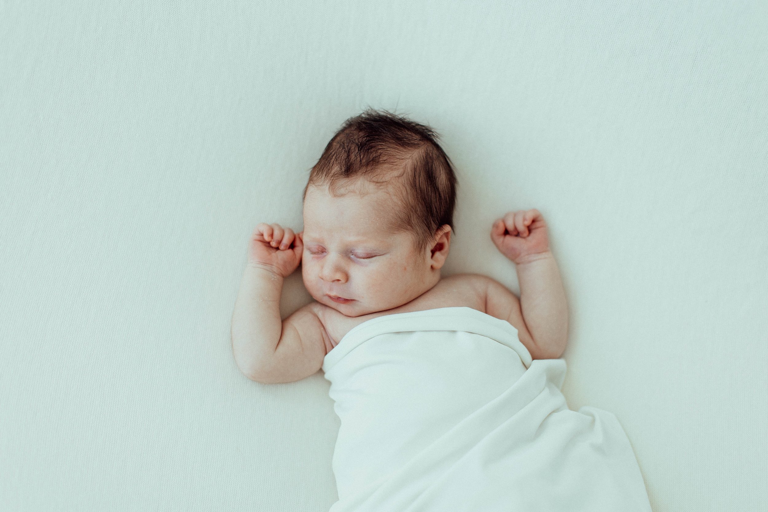 roseberry-newborn-photography-sydney-family-photographer-macarthur-cruz-28.jpg