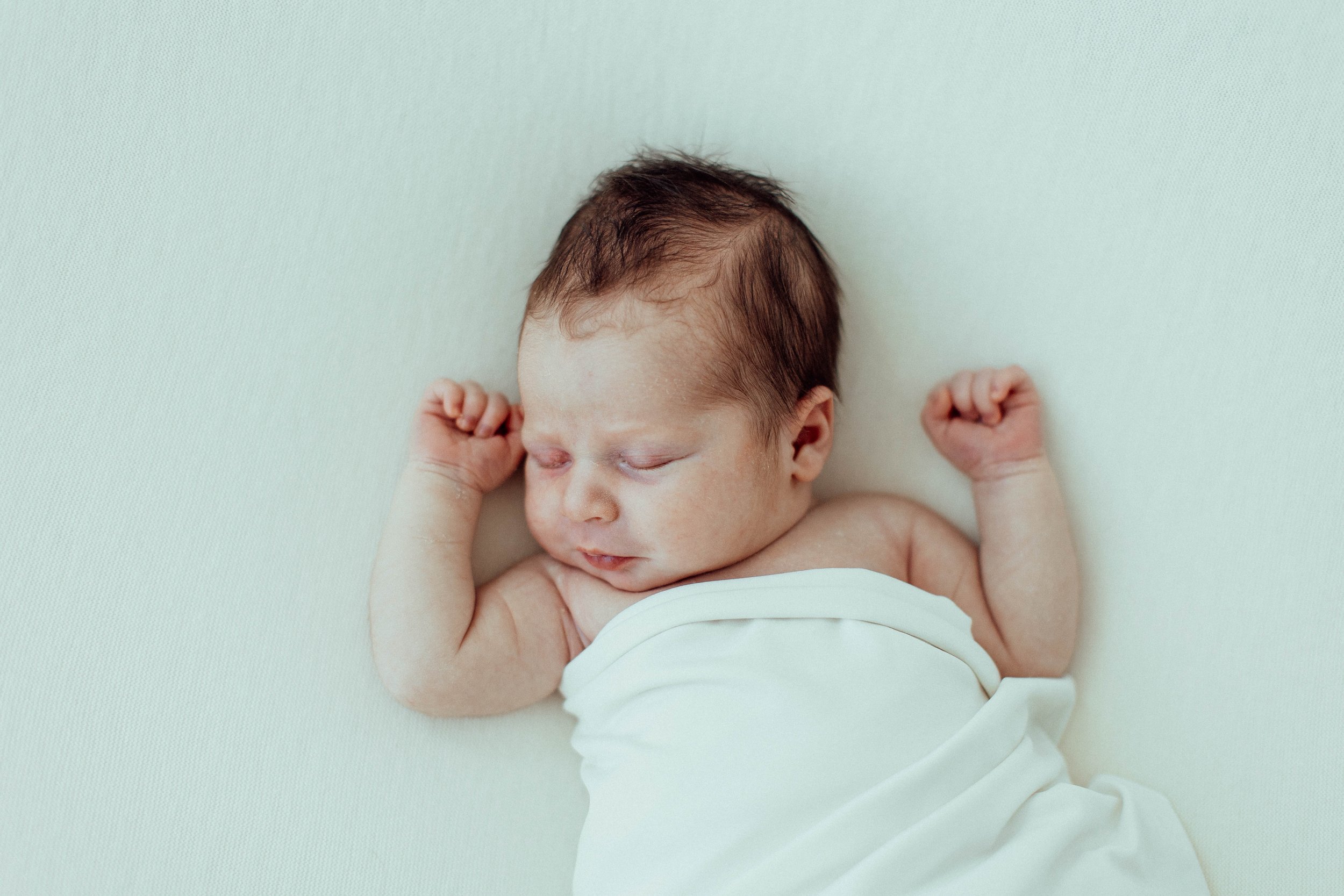 roseberry-newborn-photography-sydney-family-photographer-macarthur-cruz-27.jpg
