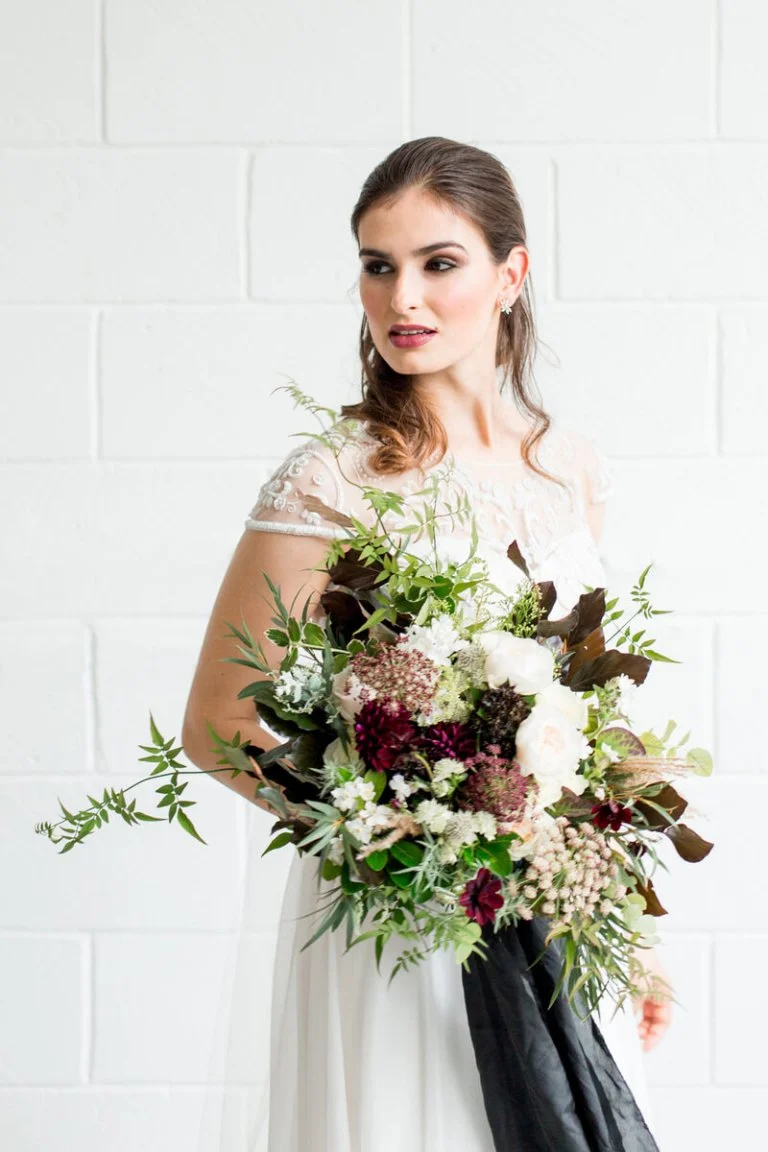 Luxe-Black-Greenery-Wedding-Inspiration-bride-bouquet.jpg