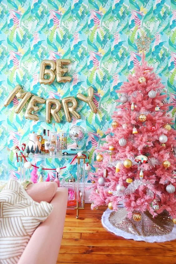 Absolutely obssessed with Natalies Tropical Christmas theme, with this gorgeous pink tree and super playful accessories.