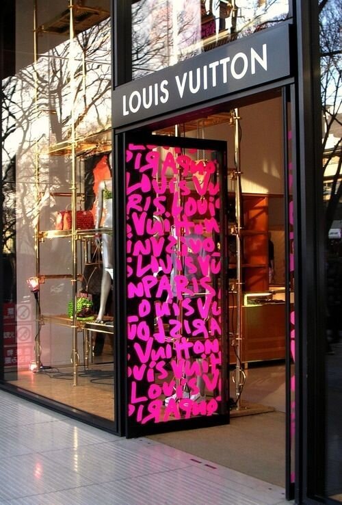 Louis Vuitton Store Front 