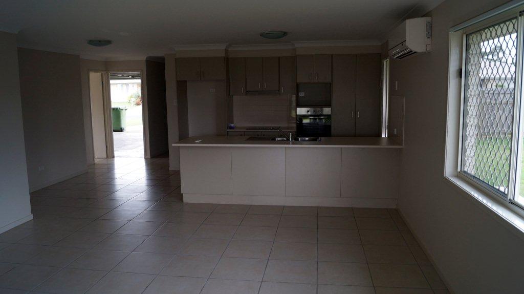 Kitchen 2.jpg