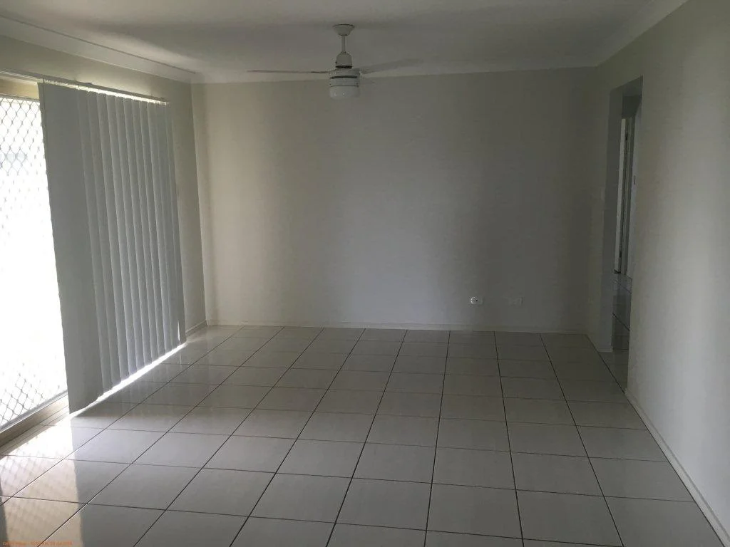 3-family room.jpg