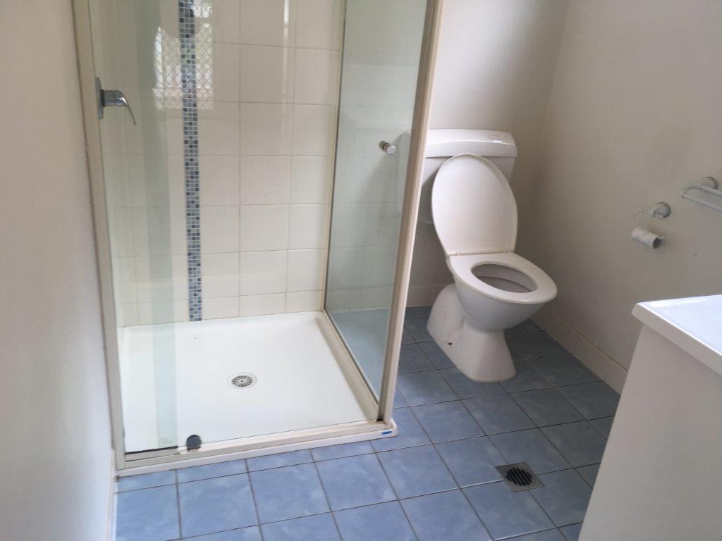 7 Ensuite.jpg
