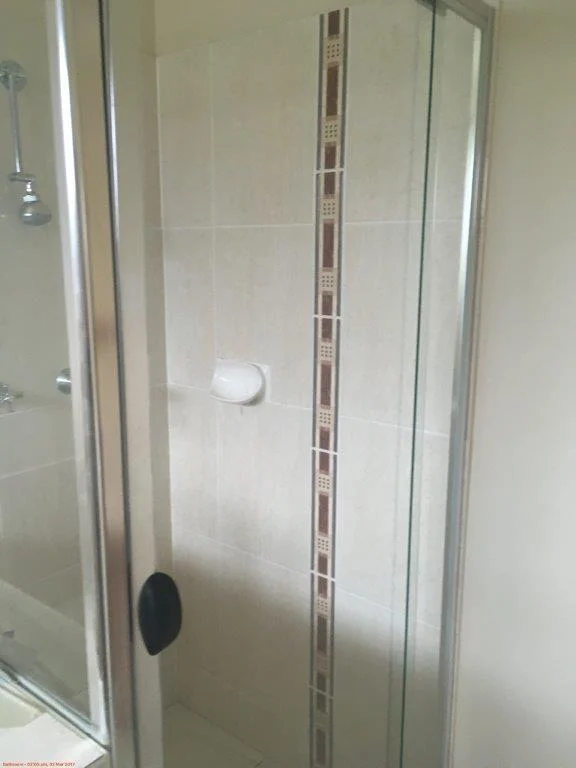 5 bathroom.jpg