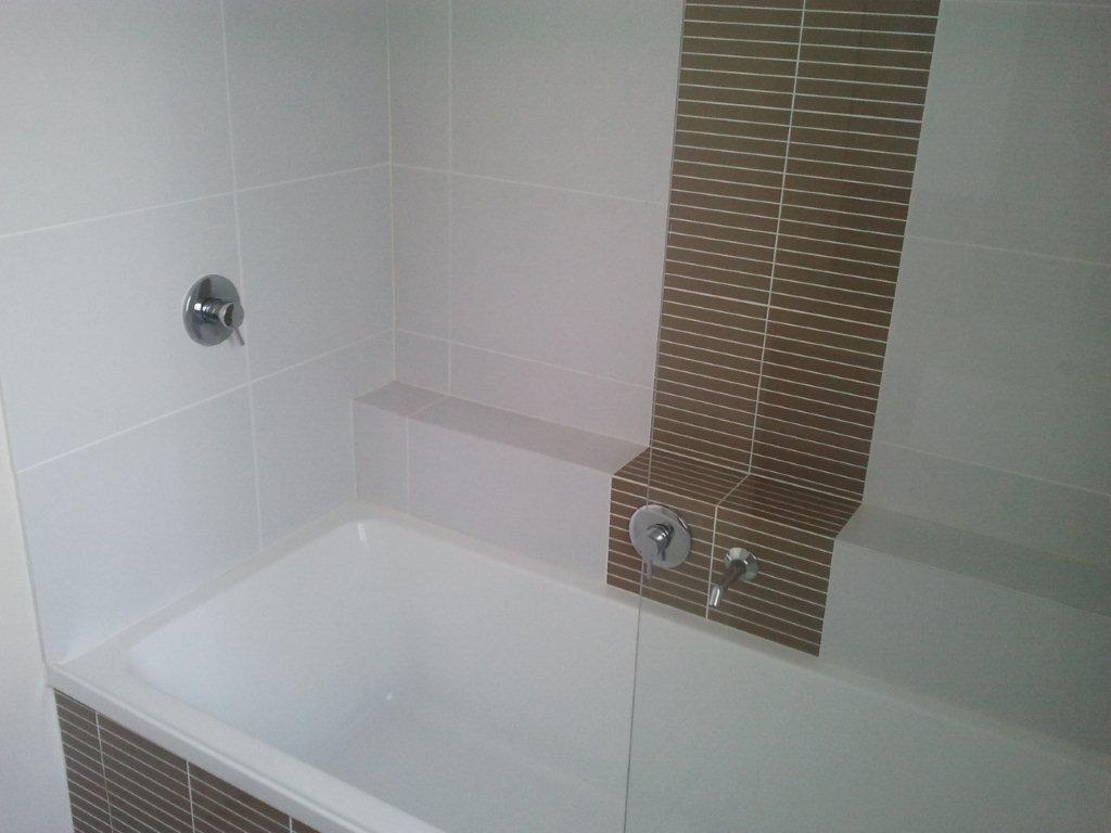 9 bath.jpg