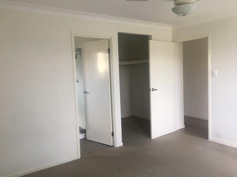 10 bedroom1.jpg