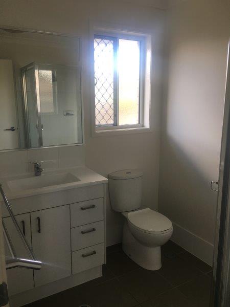 12 Ensuite.jpg