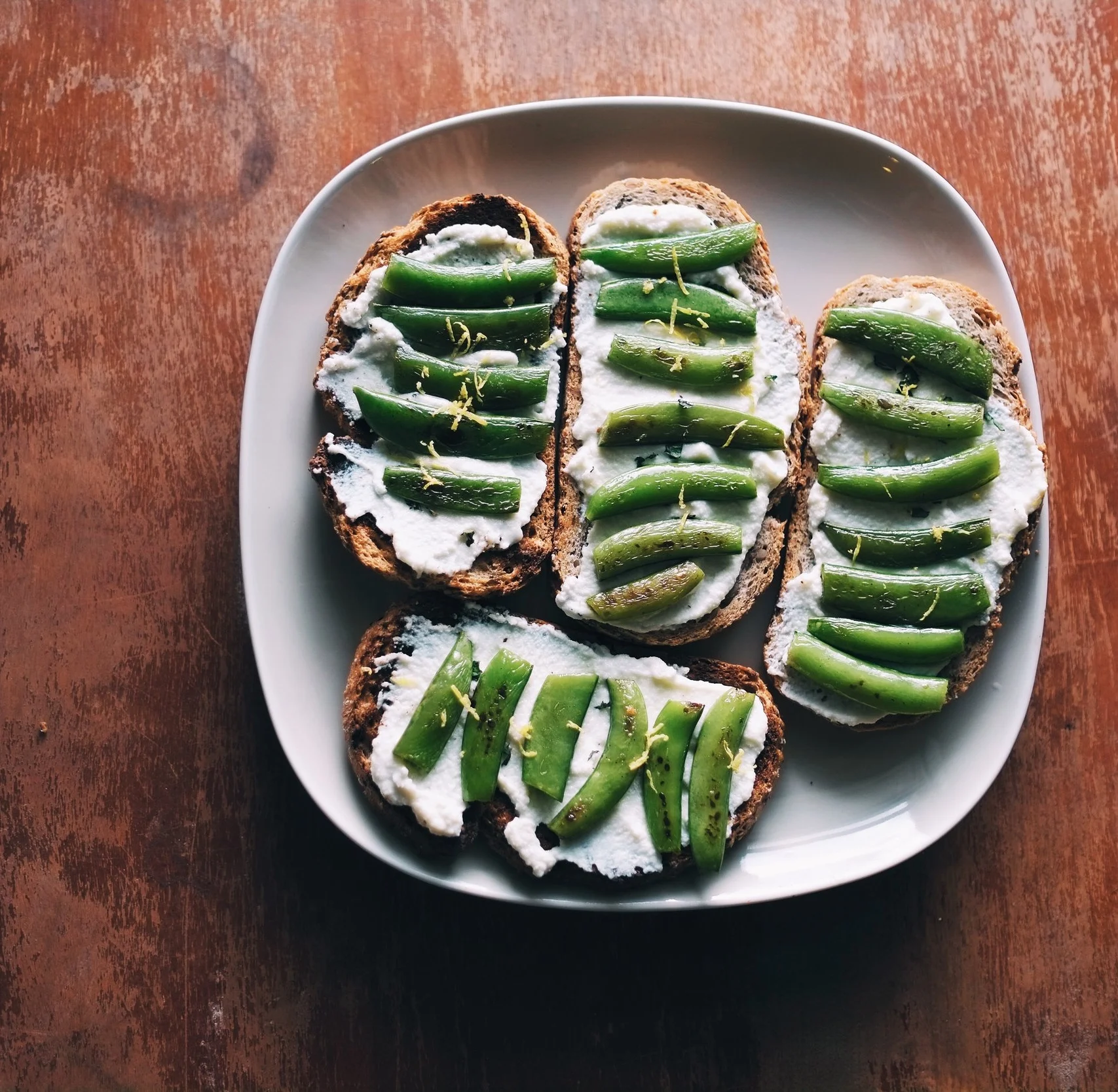 Crostini with Mint, Lemon and Peas