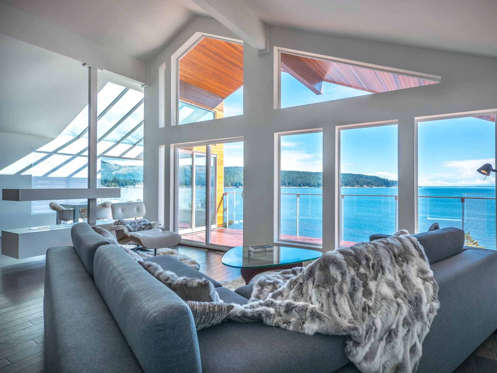 Spacious, light and calm interiors with luxurious neutral finishes set the stage for a peaceful and relaxing lifestyle.