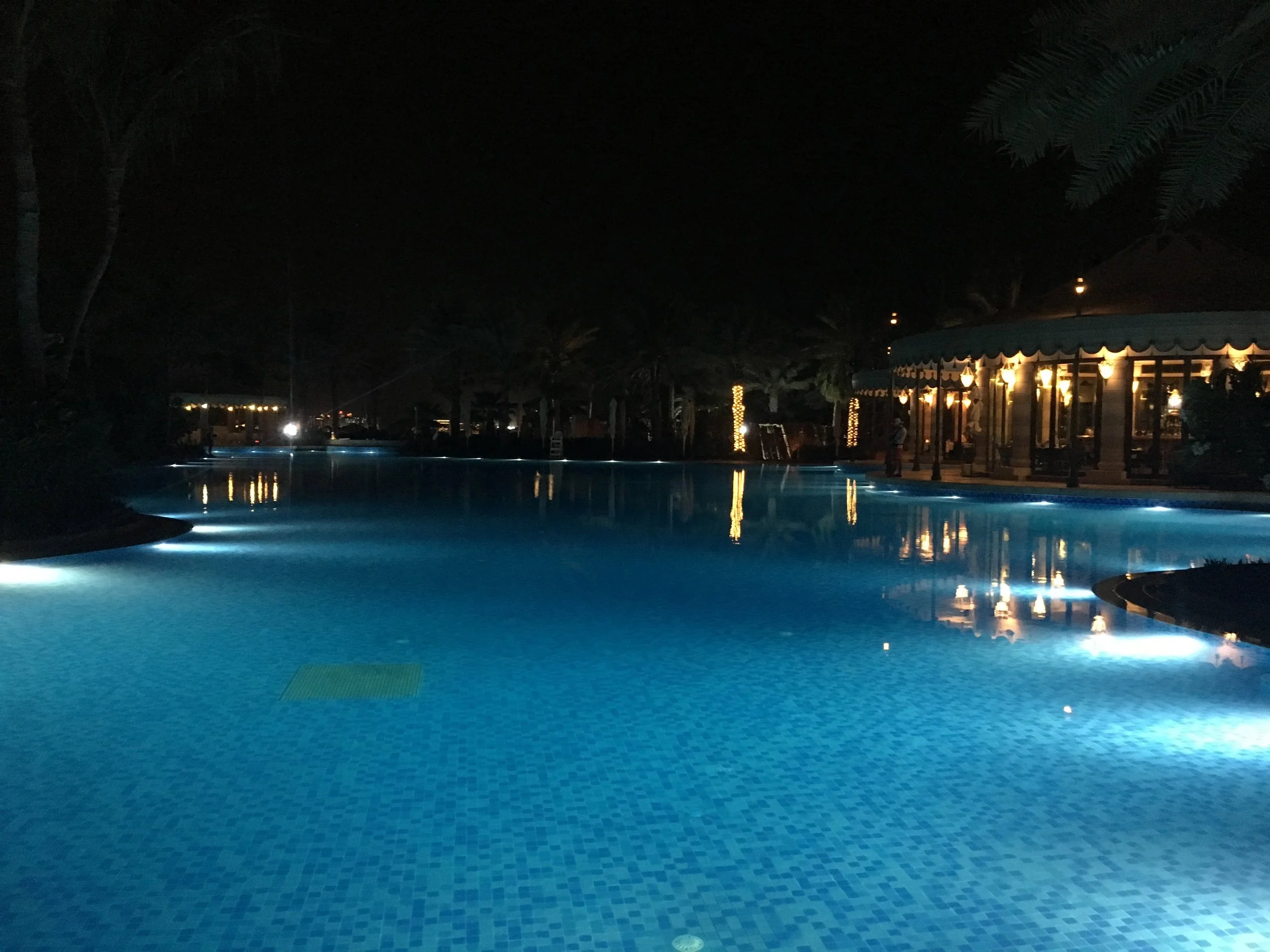 Night view of the Al Qasr pool