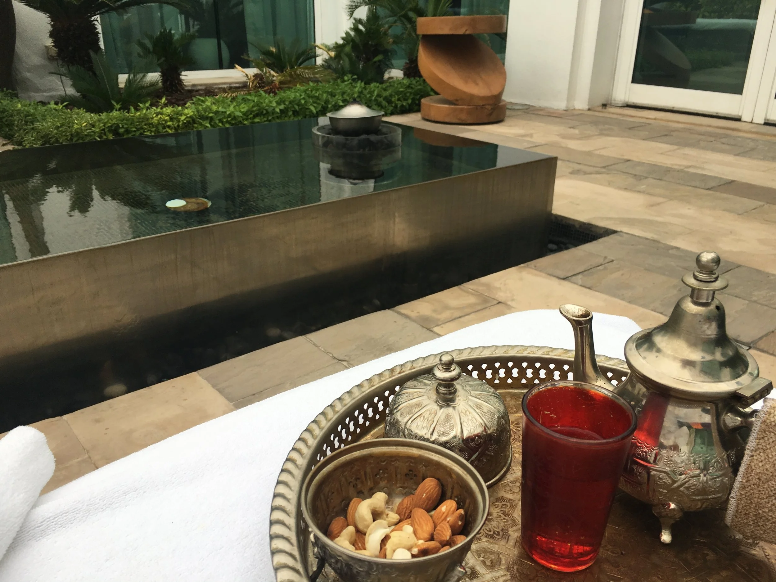 Resting place after the massage with a tea and some nuts
