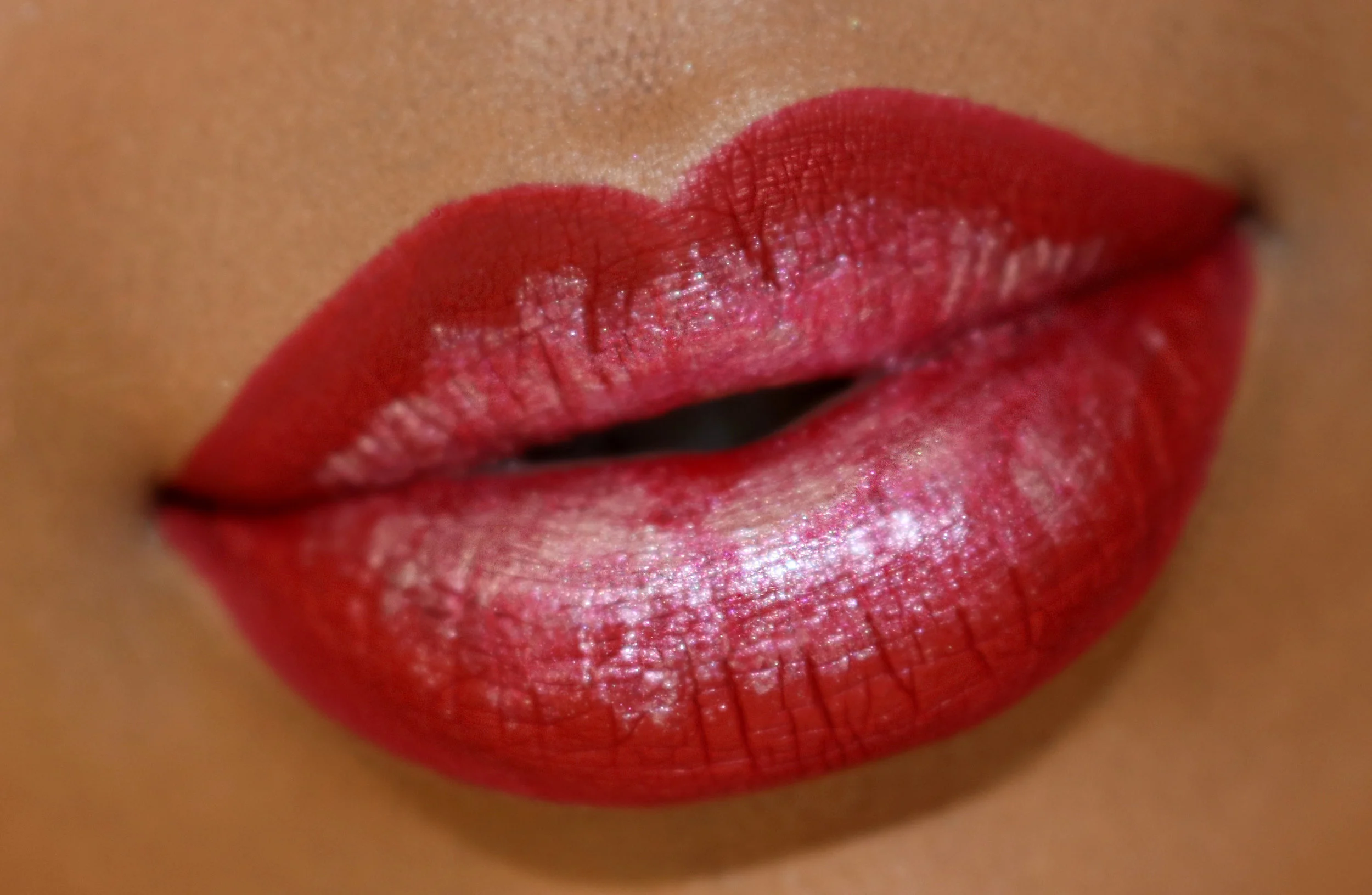Here I decided to play around with Blackup's liquid lipstick in LM 05 and OPV Beauty's metallic liquid lipstick creme in Iconic Kisses. 