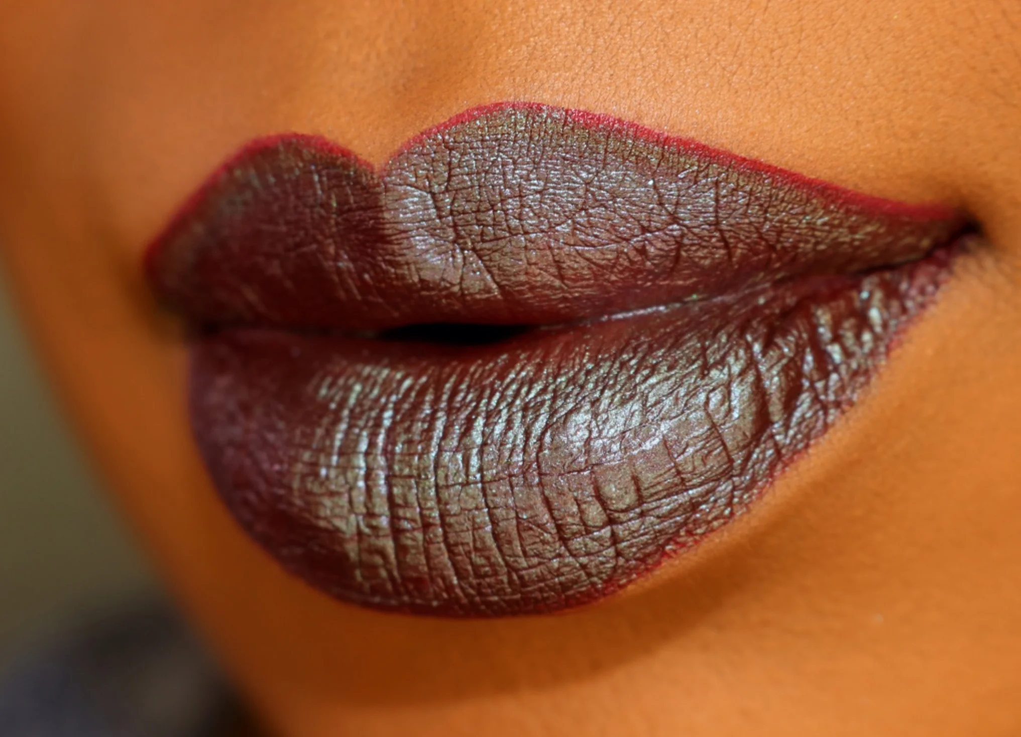 Here I am wearing the Estee Lauder Pure Love Lipstick in 470 Moon Rock . You can view the full tutorial on how to create this http://bit.ly/2rJYF3L