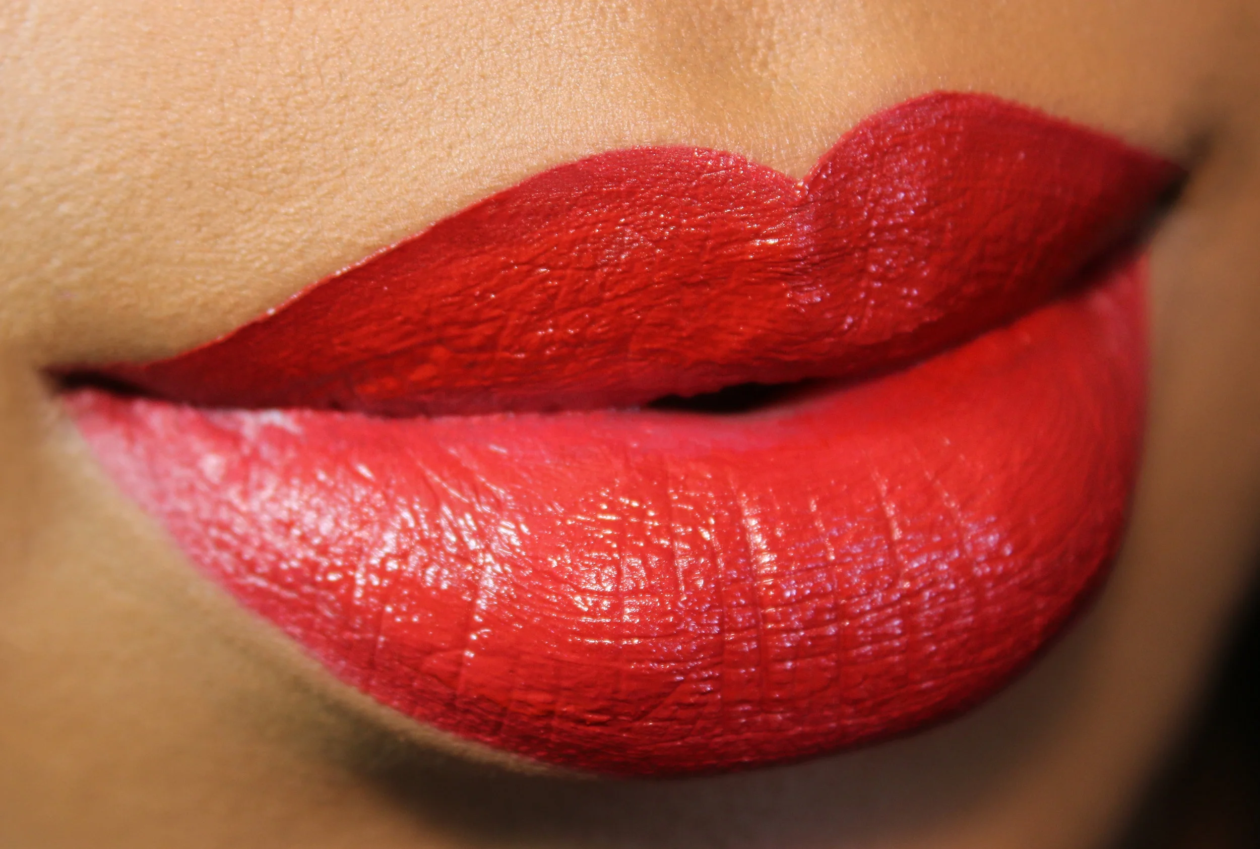 Grande Cosmetics HydraPlump Semi-Matte Liquid Lipstick Red Delicious closer.jpg
