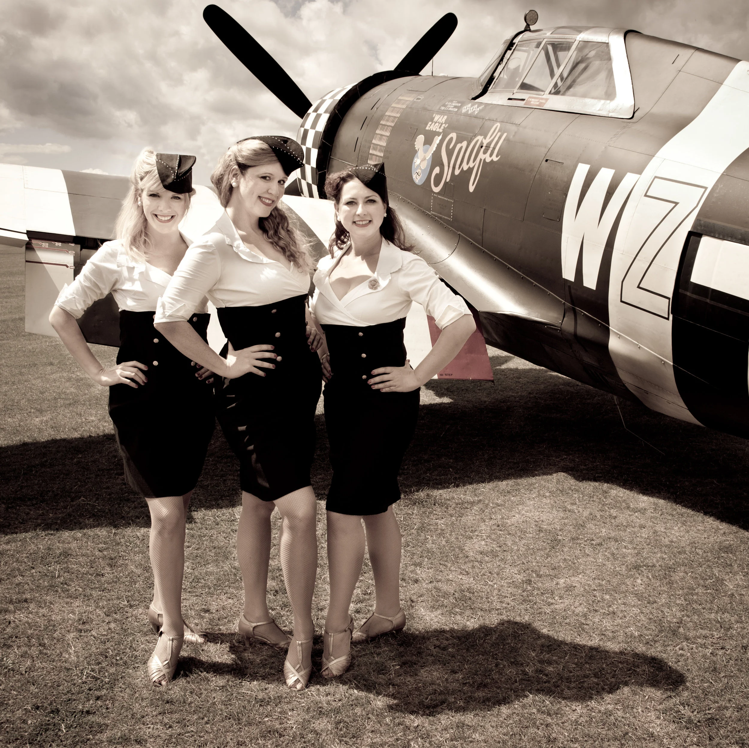 stock-photo-the-manhattan-dolls-9365517.jpg