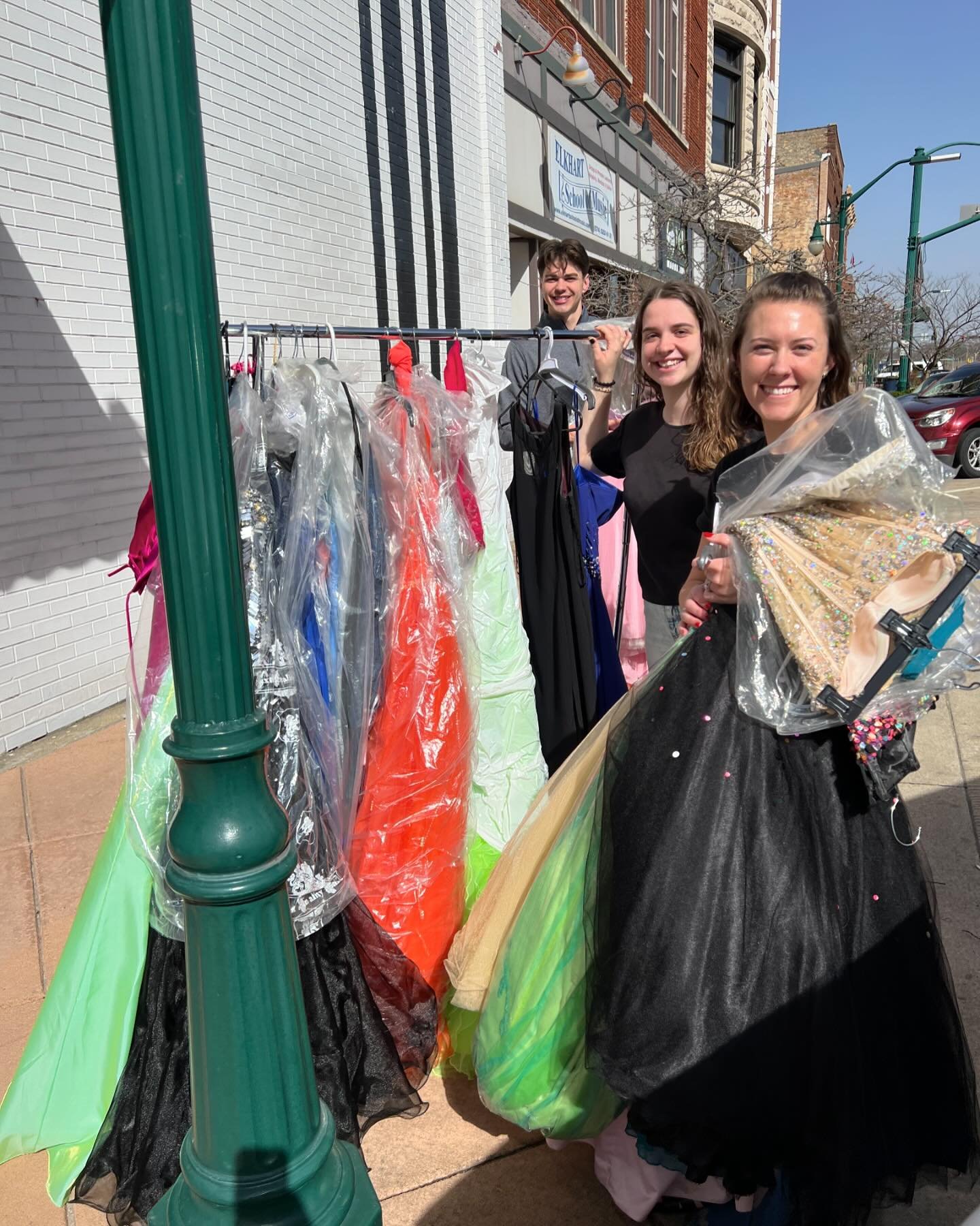 We want to say a huge THANK YOU to everyone who donated prom dresses during our dress drive! Because of your generosity, we were able to send Lifeline out with a van full of over 150 gorgeous gowns!! We are so grateful for our community, and the way 