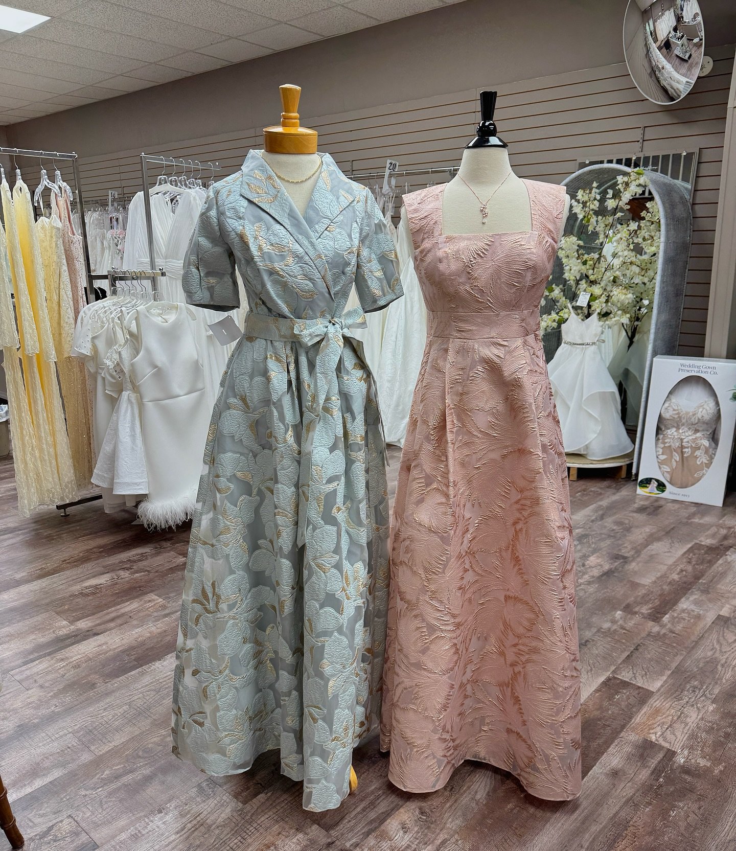 New arrivals!! Which is your favorite - blue or pink? 
We think these gowns are perfect for all of your summertime formal events - the jacquard fabrication gives these styles an elevated look, while still keeping the gowns lightweight and wearable!

