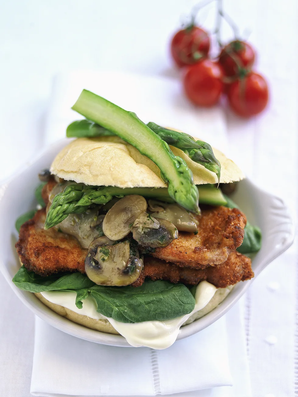 Focacia con milanesa de ternera, champiñones y espárragos 4.jpg