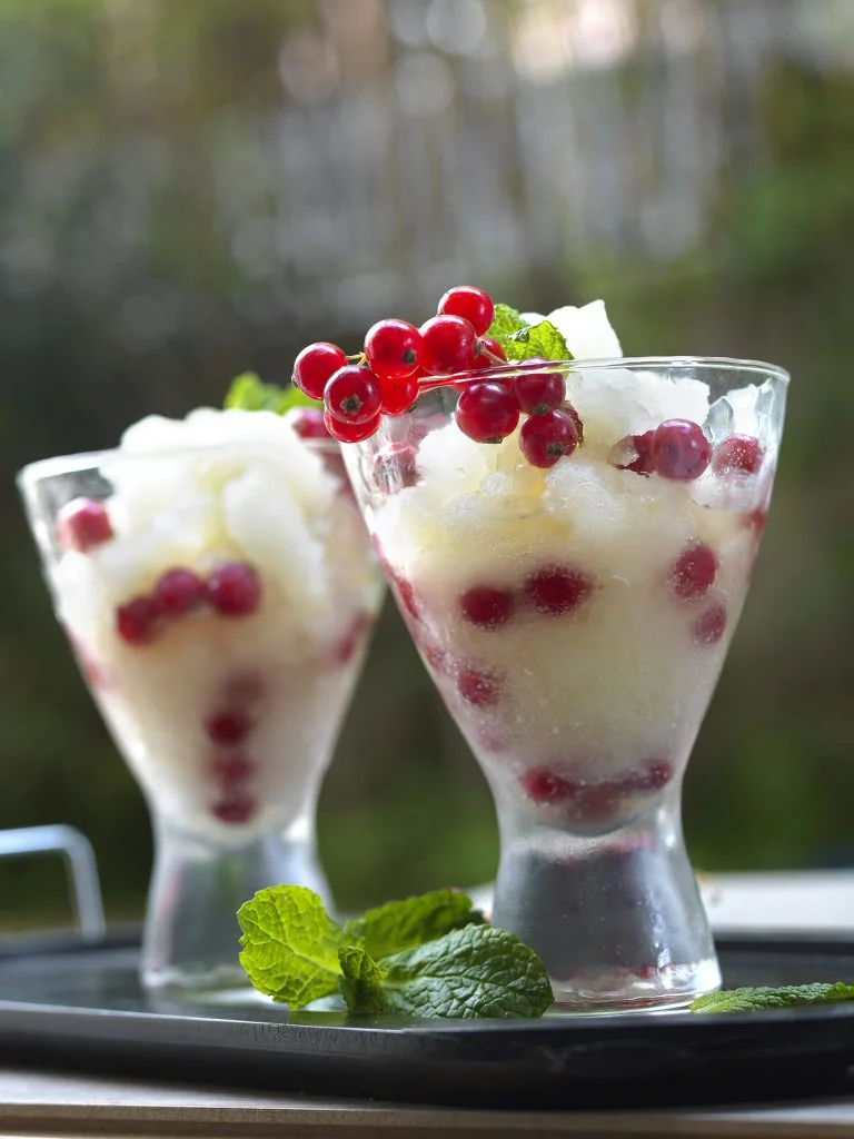 GASTRONOMIA-Granizado-de-limon-con-grosellas-3-768x1024.jpg