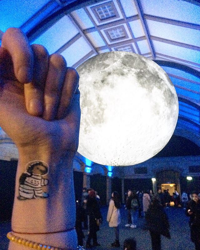 Full moon in the museum 🌚
The&nbsp;full moon&nbsp;is &nbsp;when the&nbsp;Moon&nbsp;appears fully illuminated from&nbsp;Earth's perspective. That happens  when Earth is located between the&nbsp;Sun&nbsp;and the Moon!!! #fullmoon #moon #museum #natura