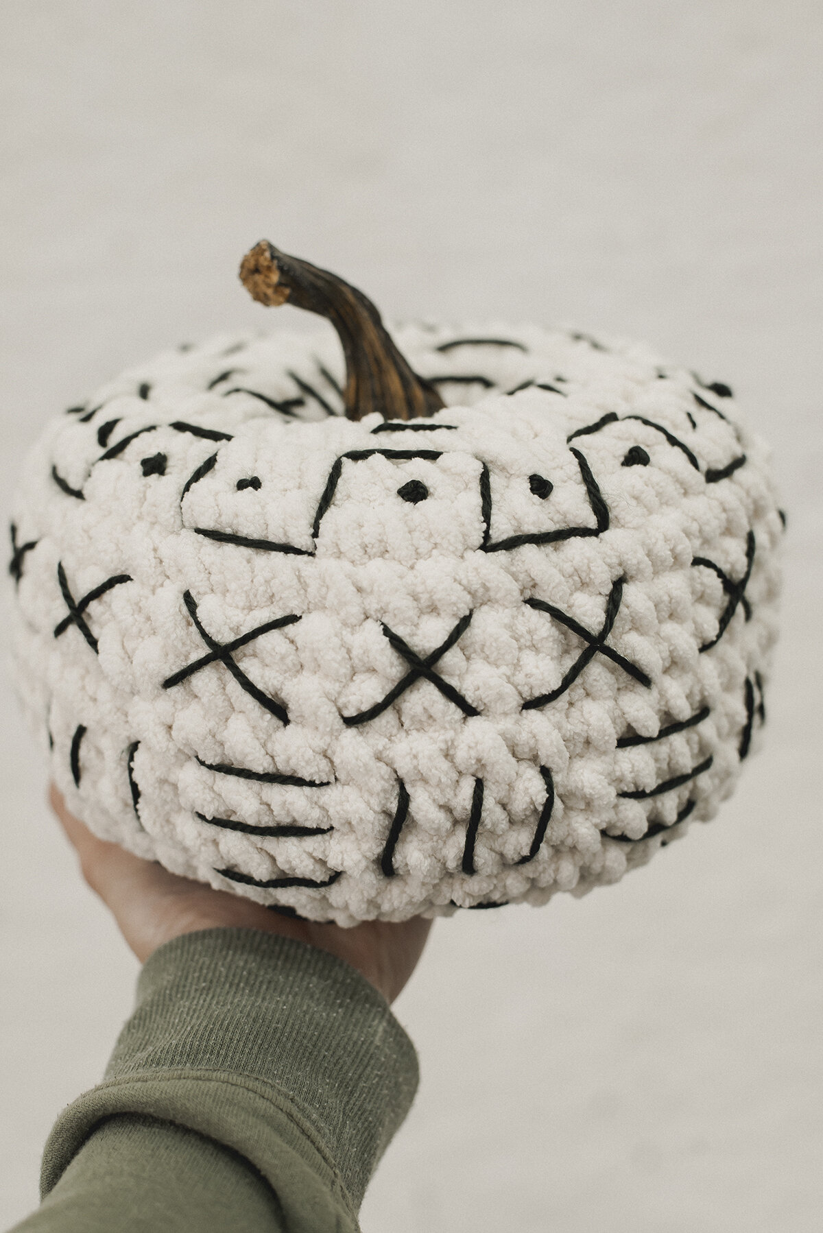 Crochet Pattern- The Wavel Pumpkin — Meghan Makes Do