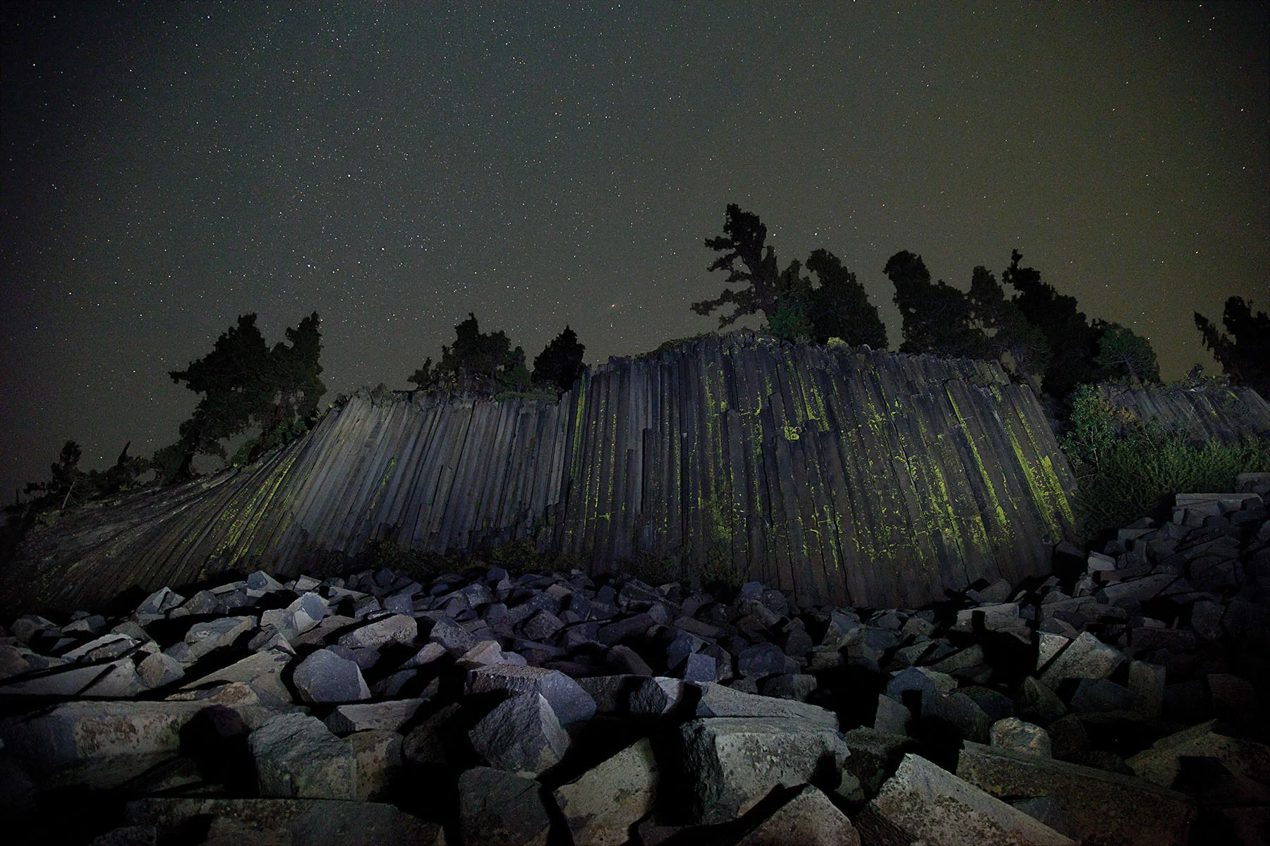 Devils Postpile under the stars - DarkSkyPhotography.com
