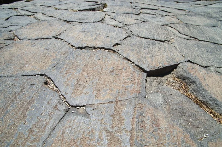 The top of the Devils Postpile shows the detail of the basalt formations