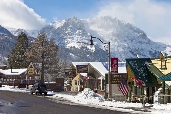 June Lake is known as the "Switzerland of California"