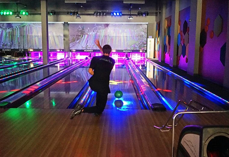 Mammoth Rock 'n Bowl offers great food, golf simulators, and of course bowling -- sometimes cosmic! ( mammothrocknbowl.com )
