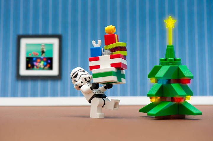 Dear Moms and Dads! You Want to Get Your New Baby Something Meaningful to Mark His or Her First Christmas, But You Don't Know What? Let Me Help You….