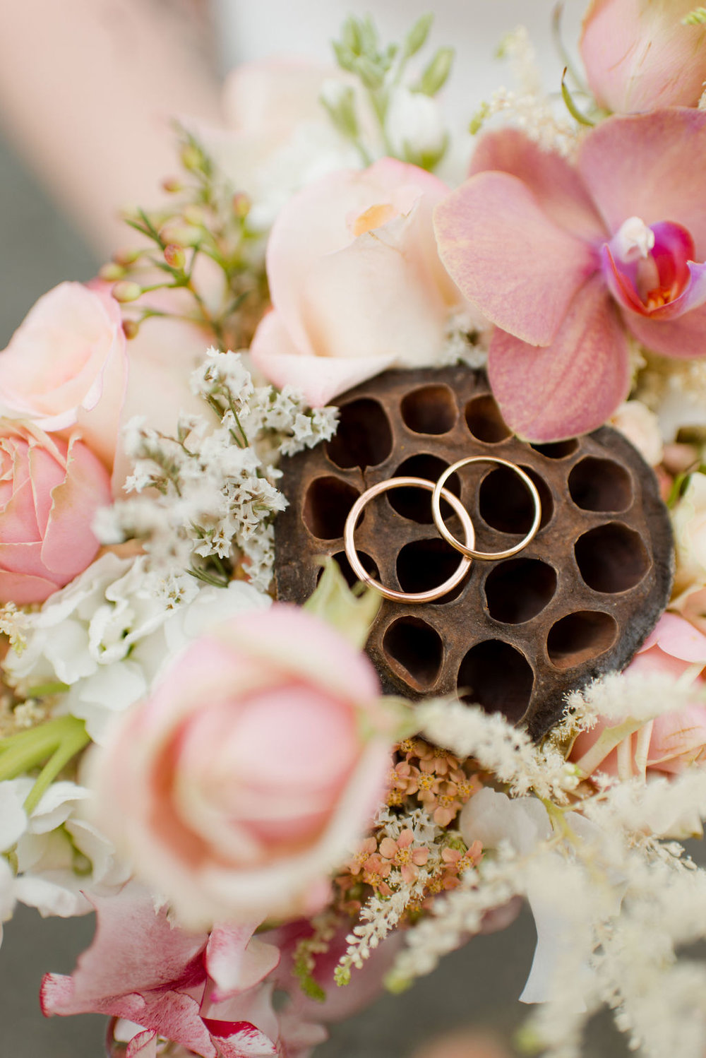 Elopement rings in bridal bouquet